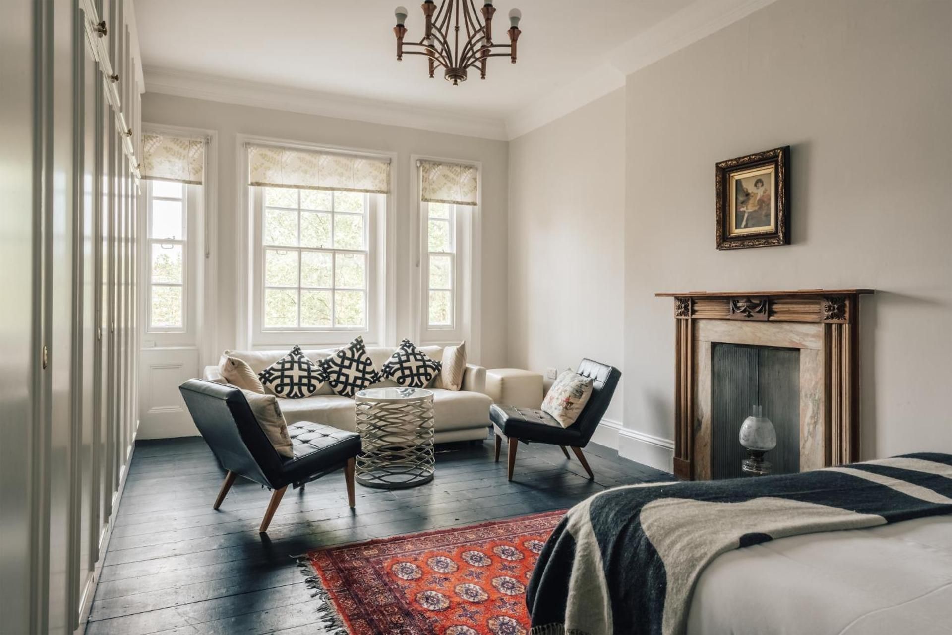 Four-Bedroom Deluxe Apartment