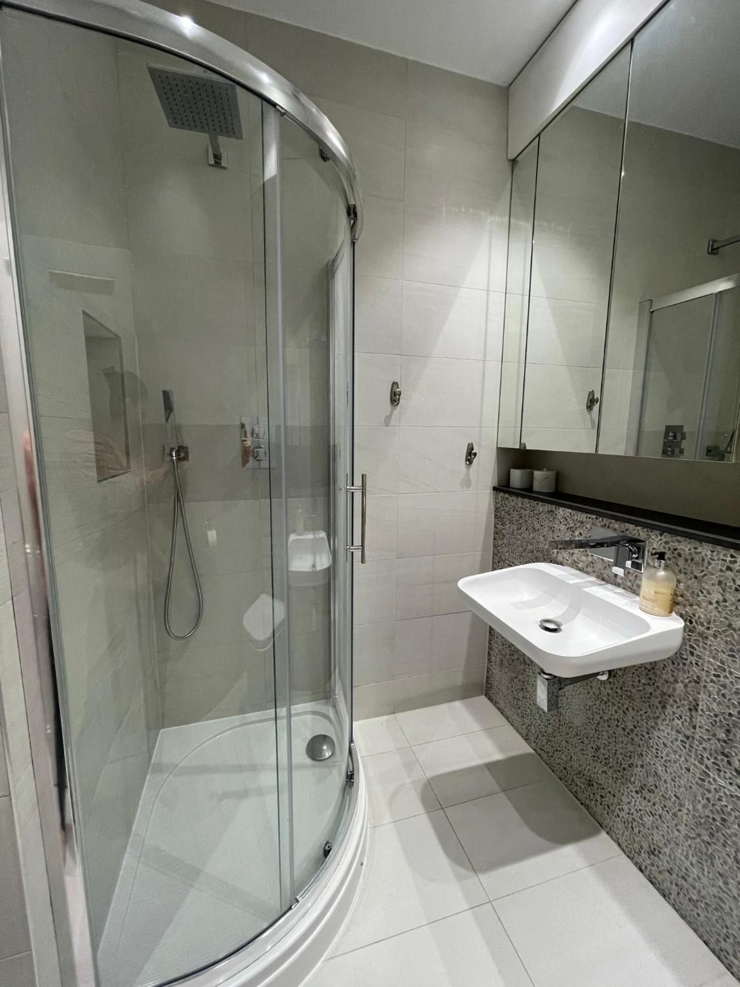 Deluxe Double Room with Shower