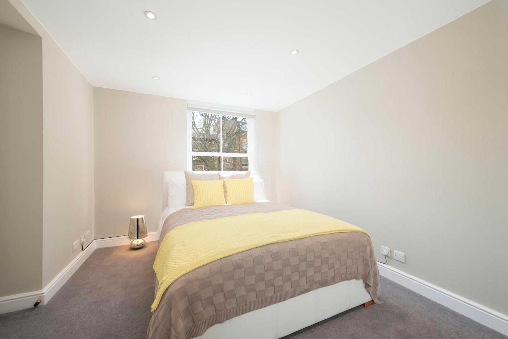 Flat 9 - Super Large One Bedroom Apartment With Terrace