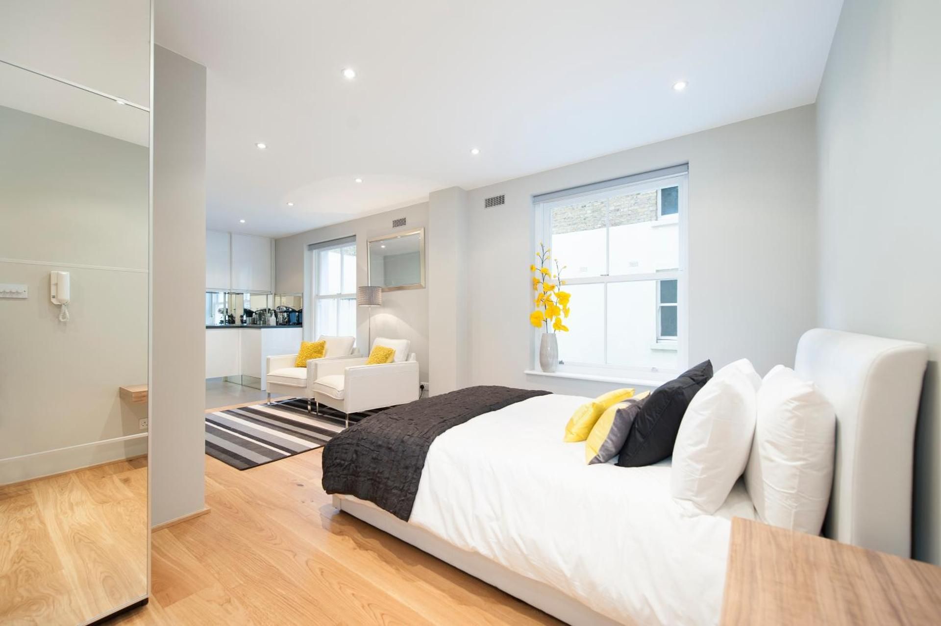 Flat 6 - Studio Apartment