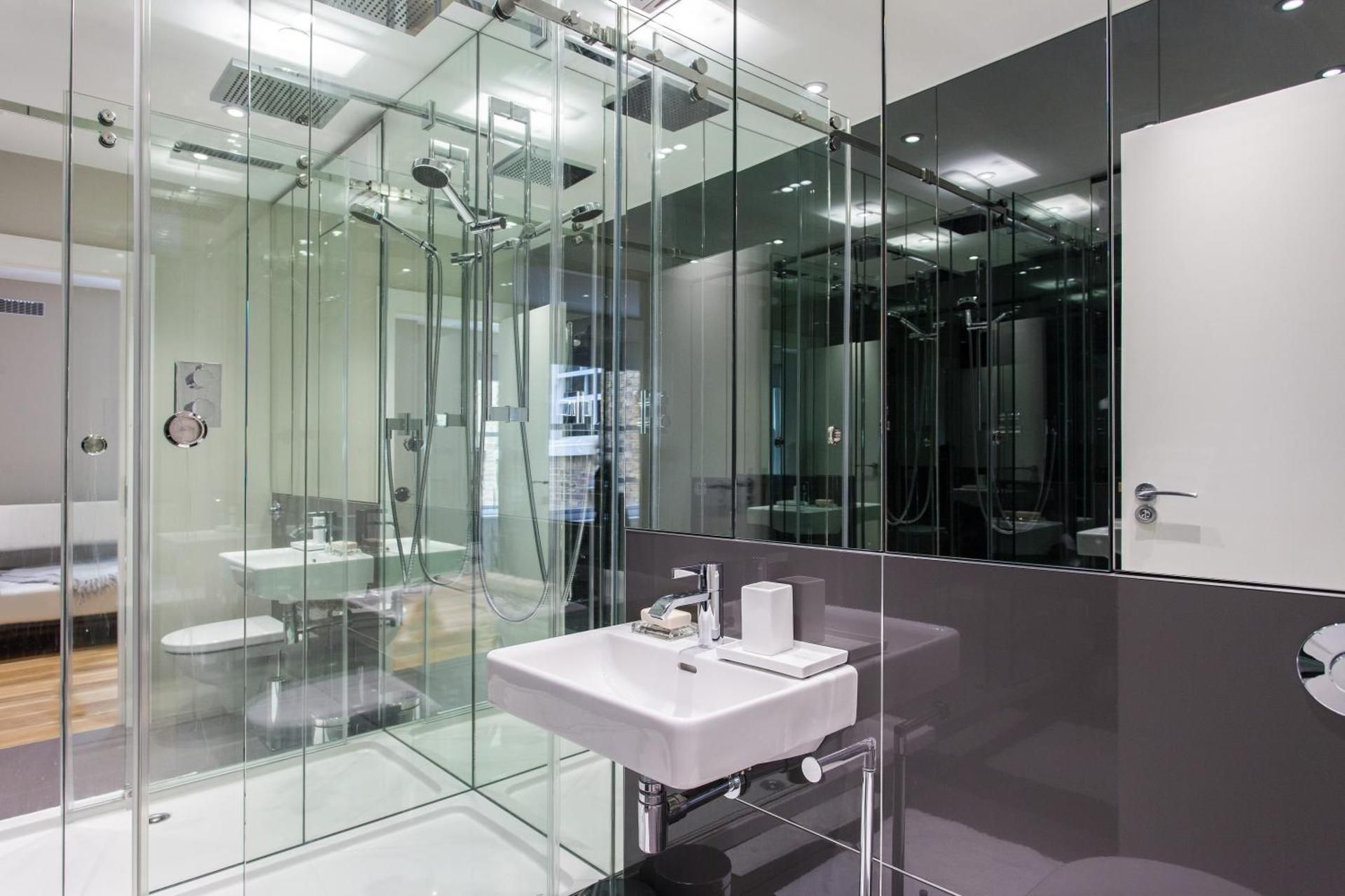 Flat 6 - Studio Apartment