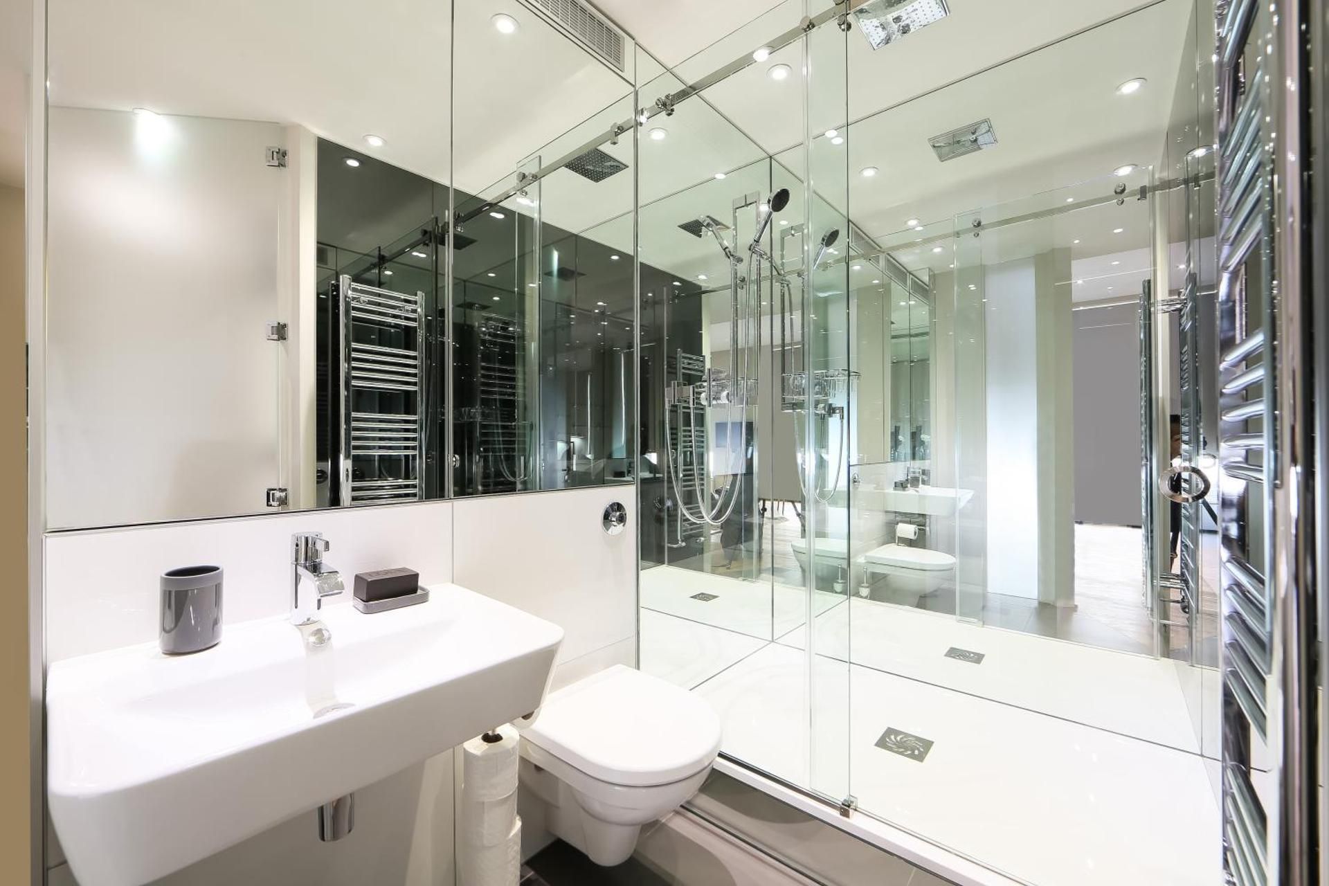 Flat 7 - Large Studio Apartment With Sky Light