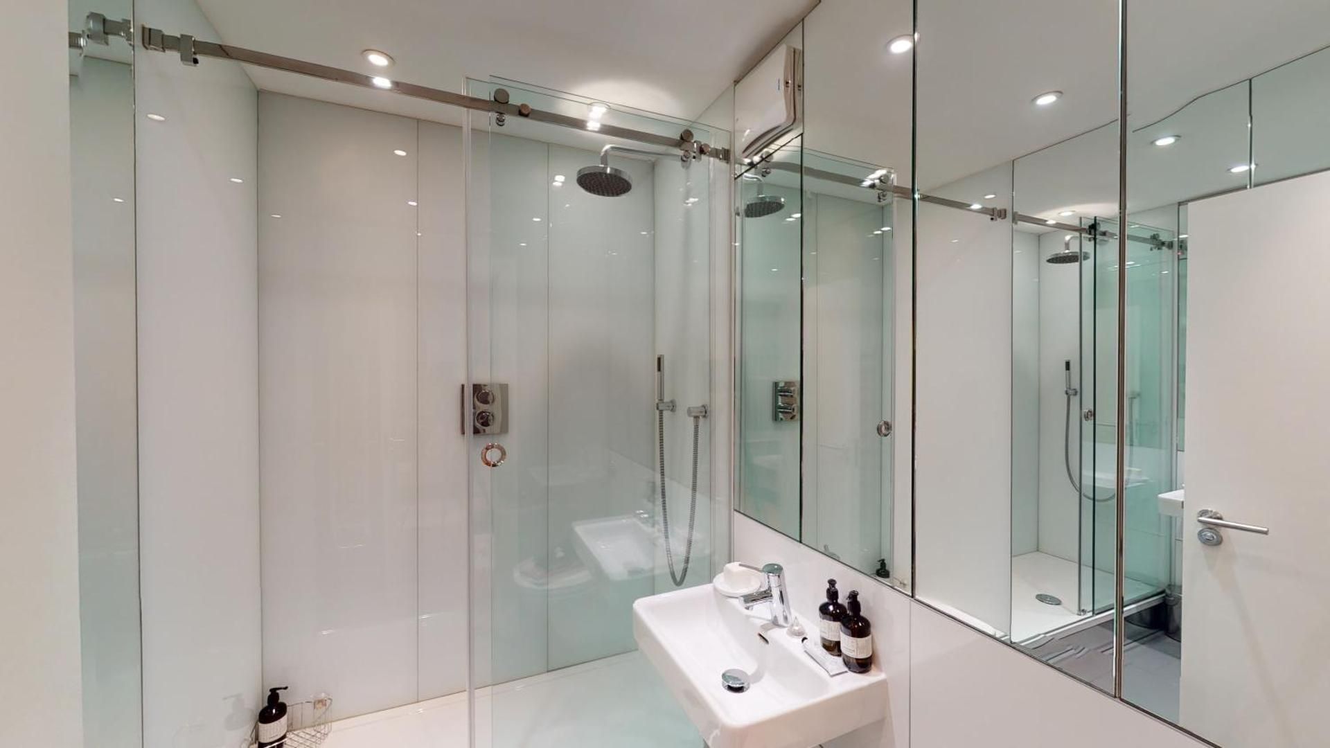 Flat 4 - Studio Apartment