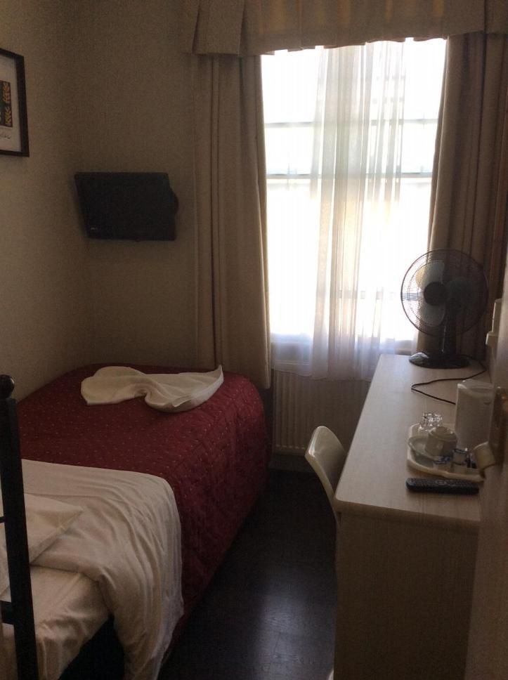 Single Room With Private Bathroom
