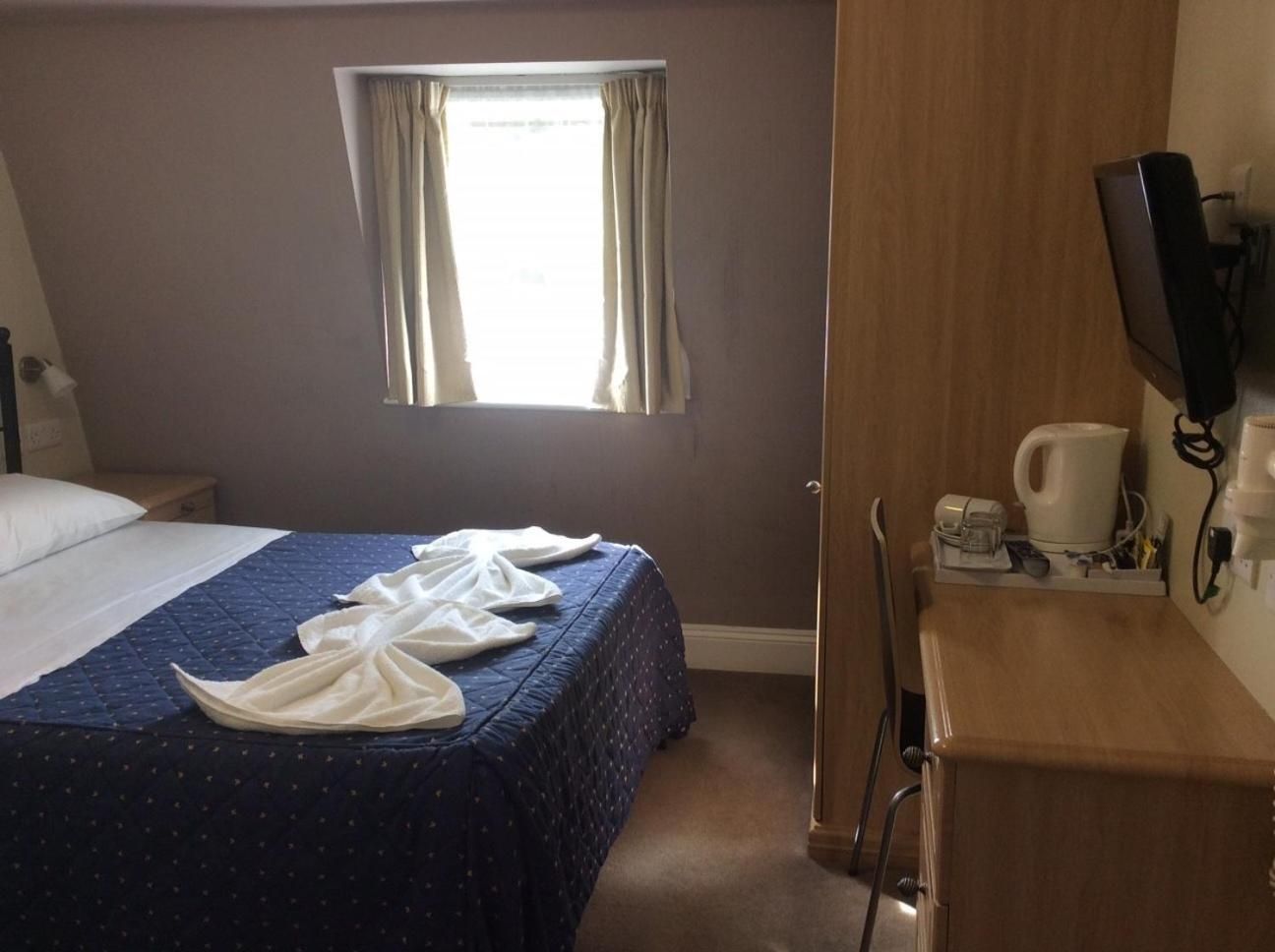 Double Room with Private Bathroom