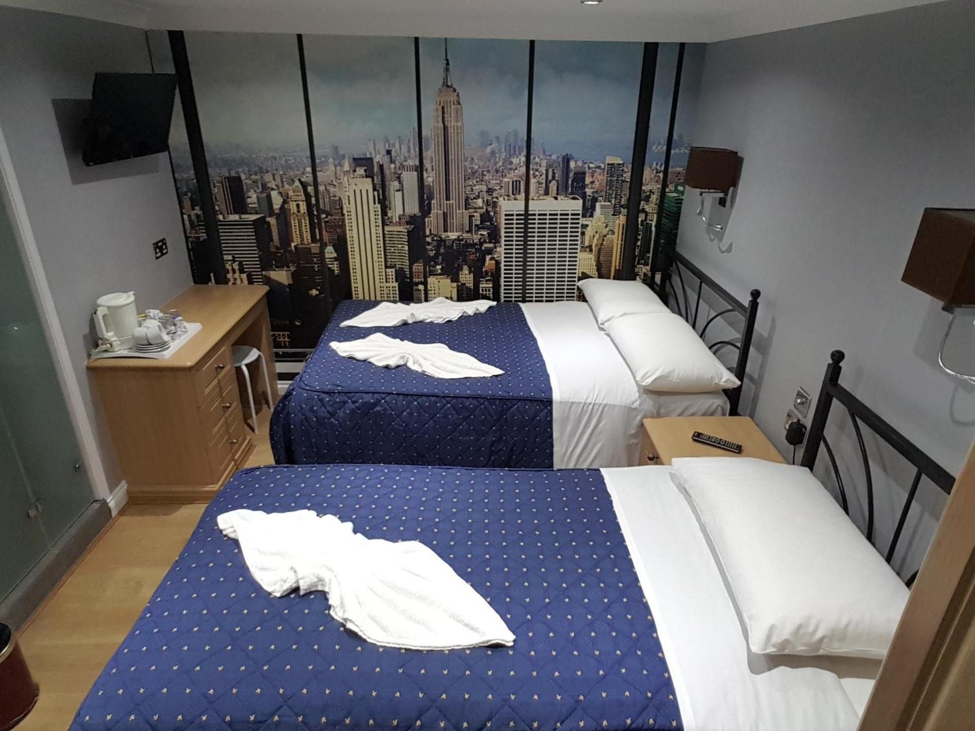 Triple Room with Private Bathroom