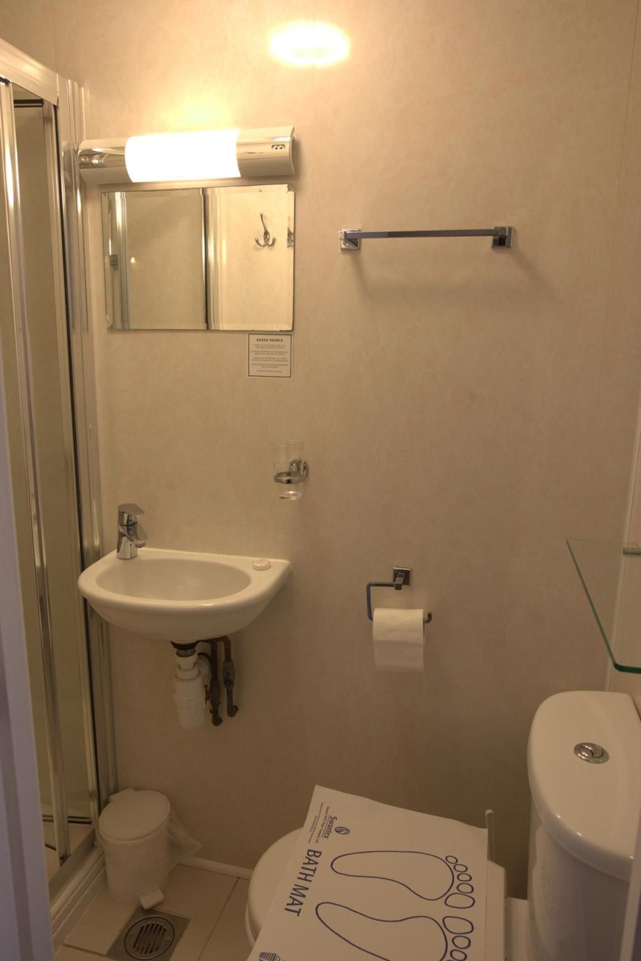 Standard Single with shared Bathroom and toilet
