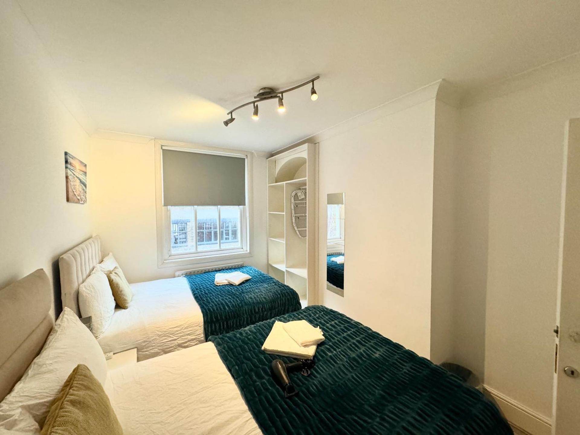 Quadruple Room with Shared Bathroom