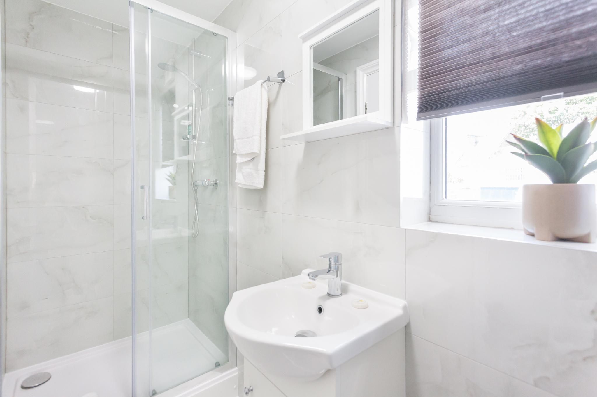 Studio-Private Bathroom-3