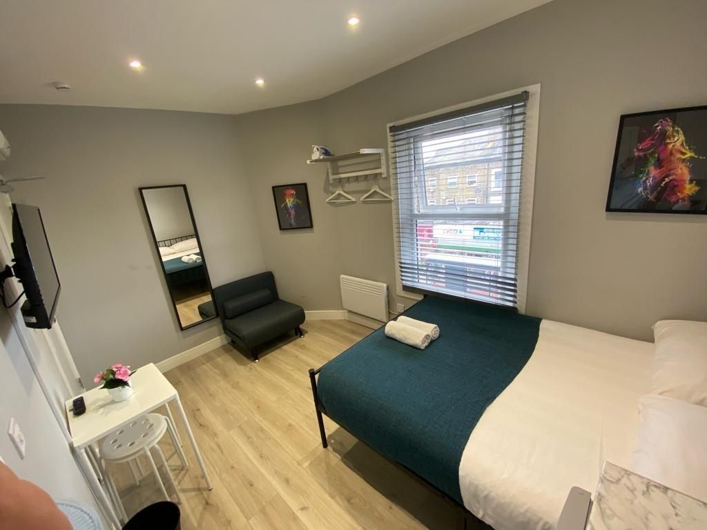 Studio-Private Bathroom-Split Level