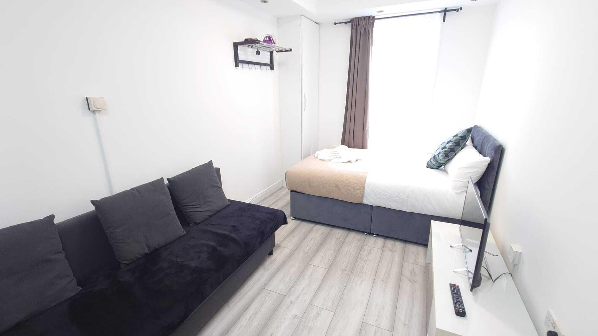 Studio-Private Bathroom