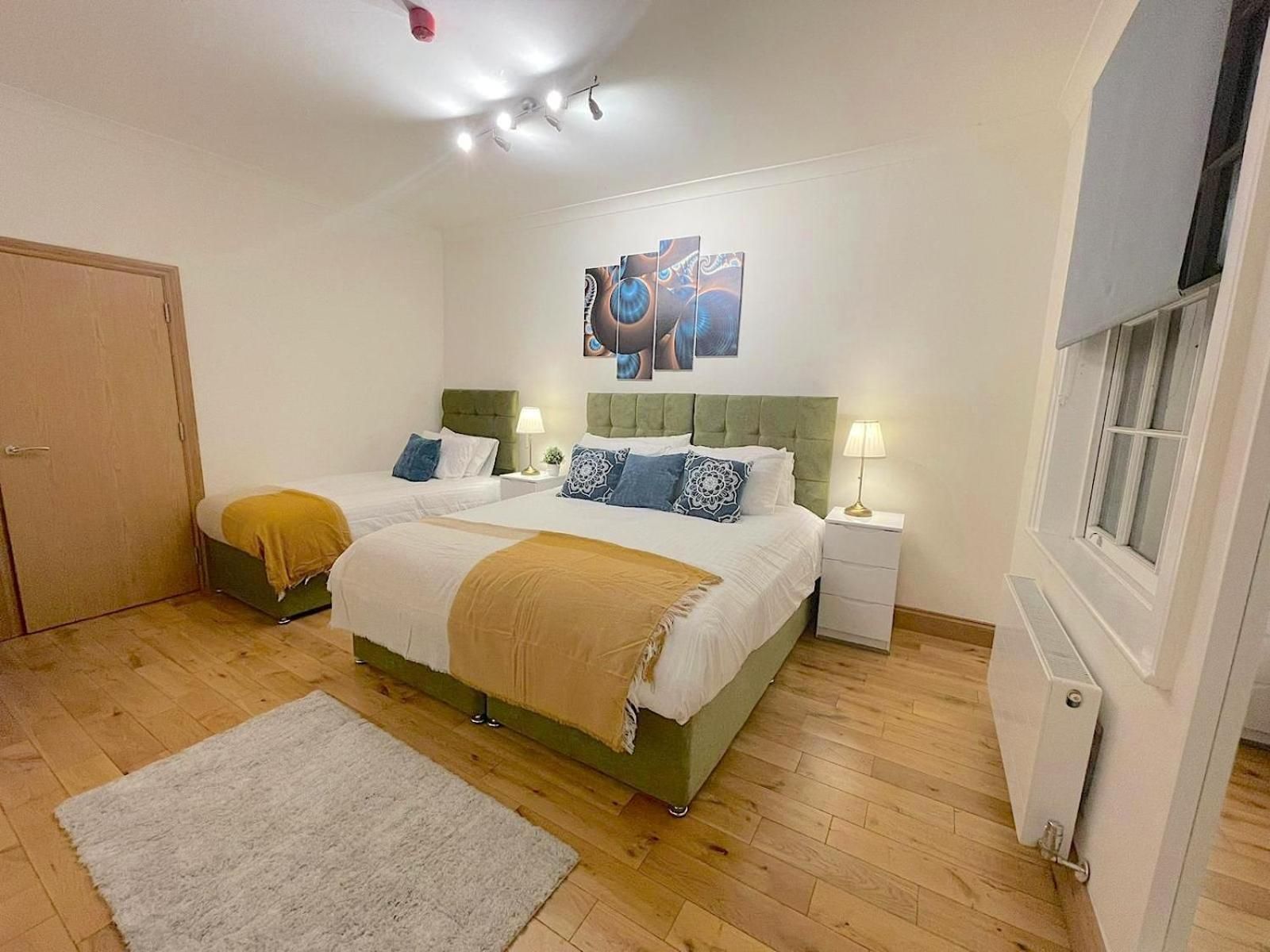 One-Bedroom Apartment
