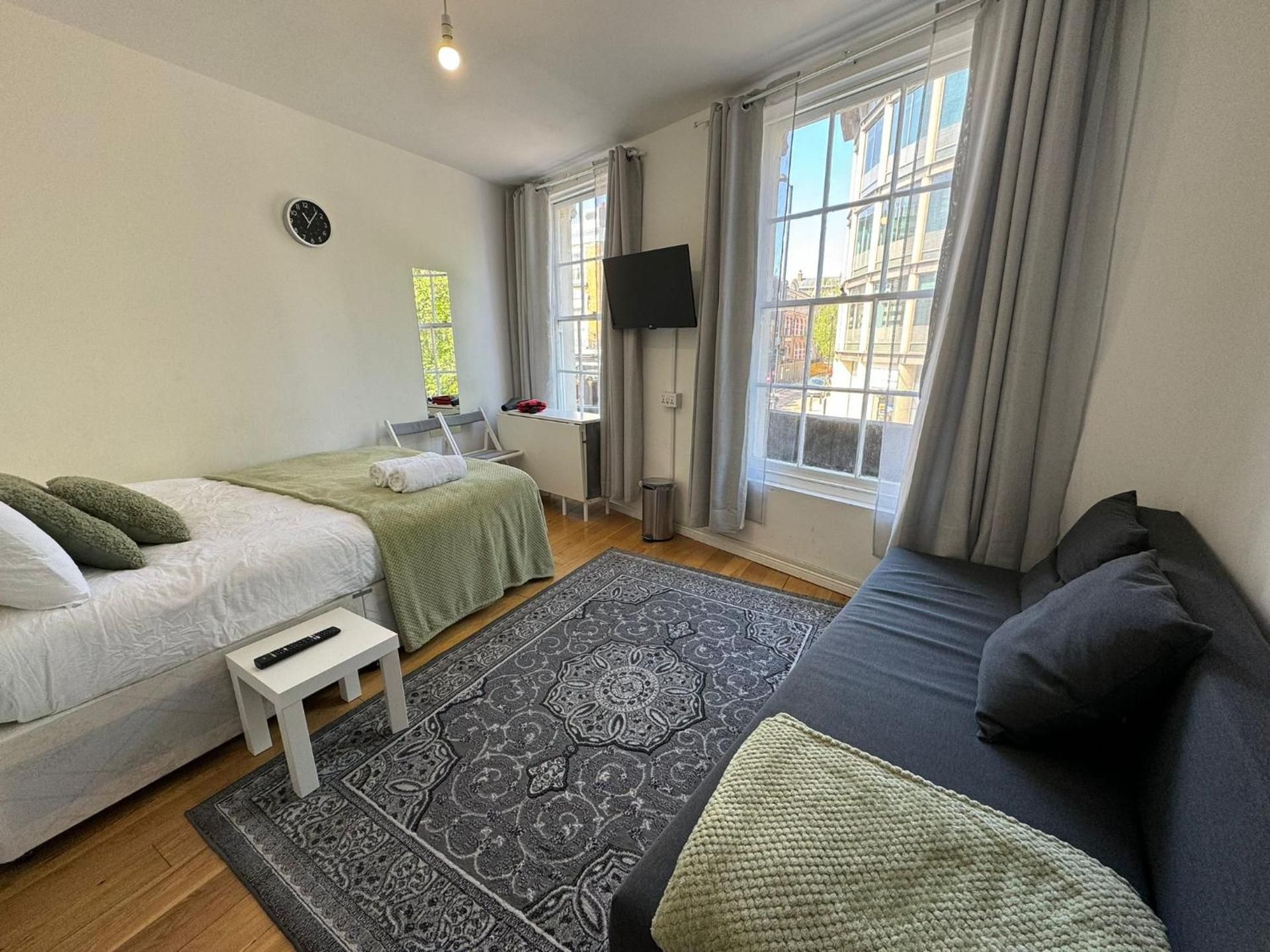 Quadruple Room with Shared Bathroom