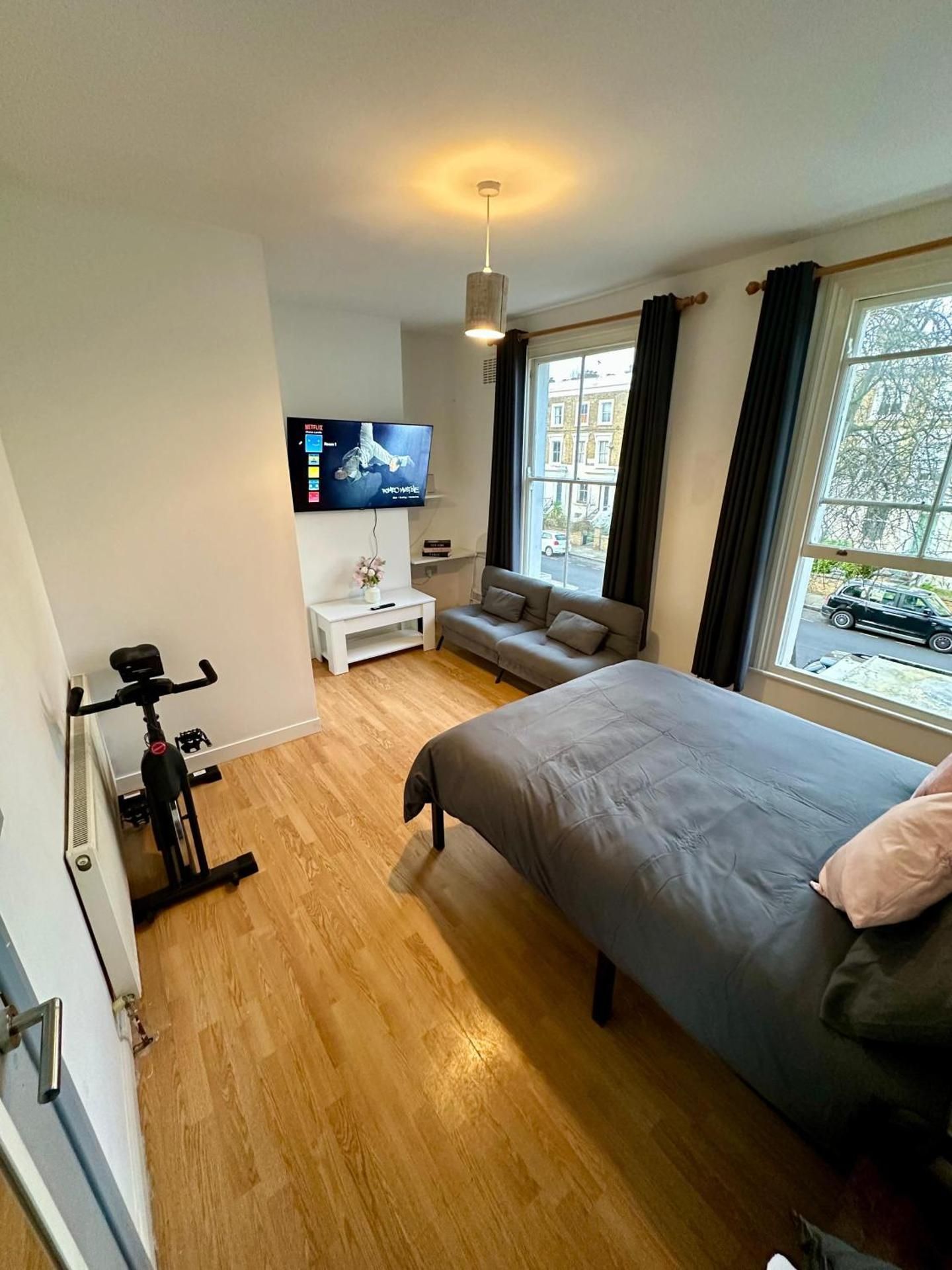 Deluxe Double Room with Shower