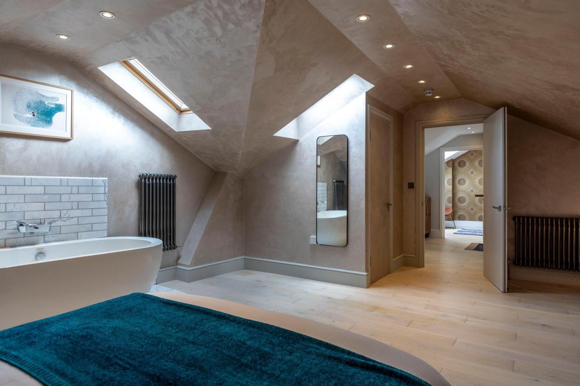 Two-Bedroom Deluxe Apartment with Balcony