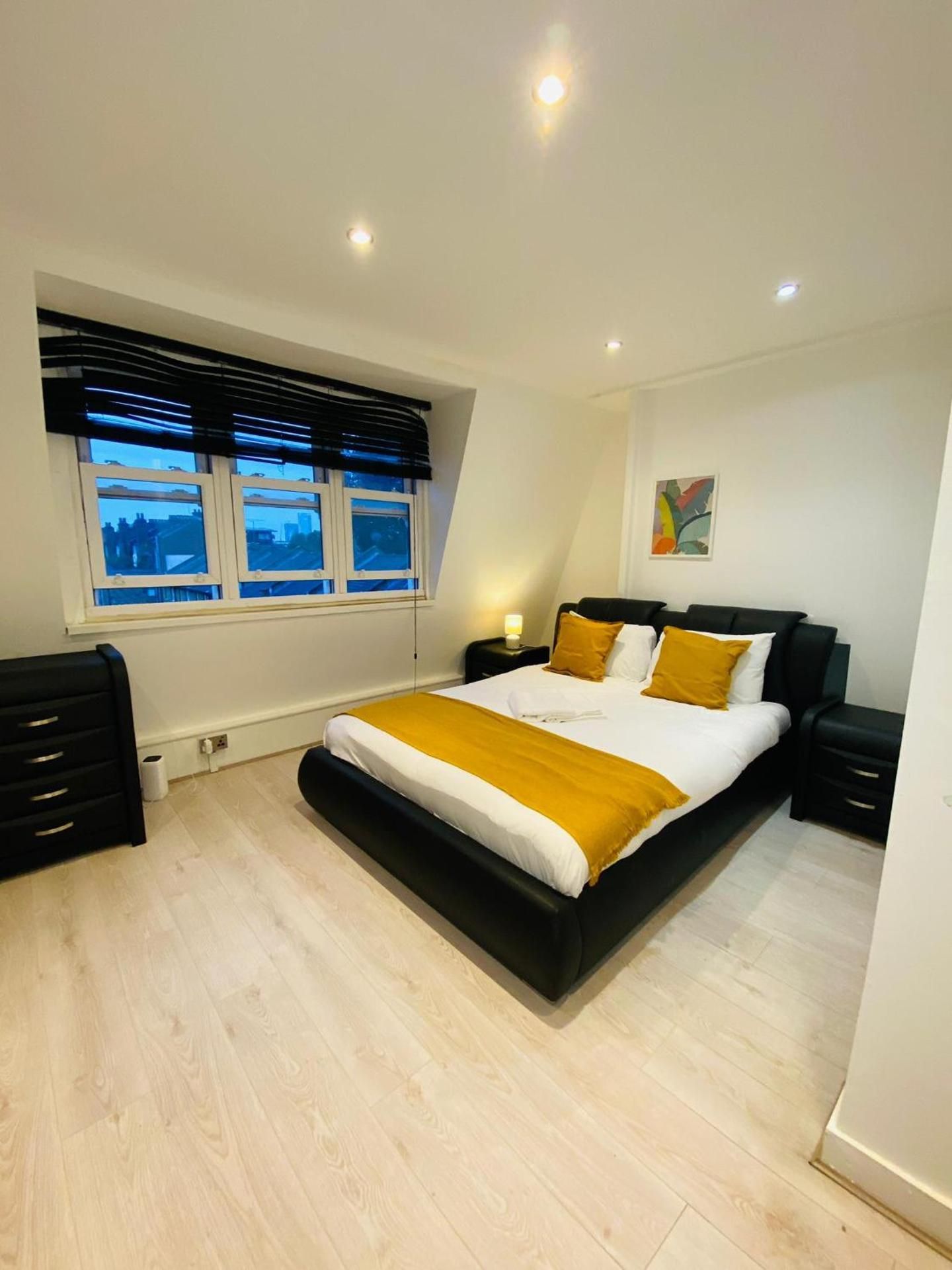 Standard Double Room with Shared Bathroom