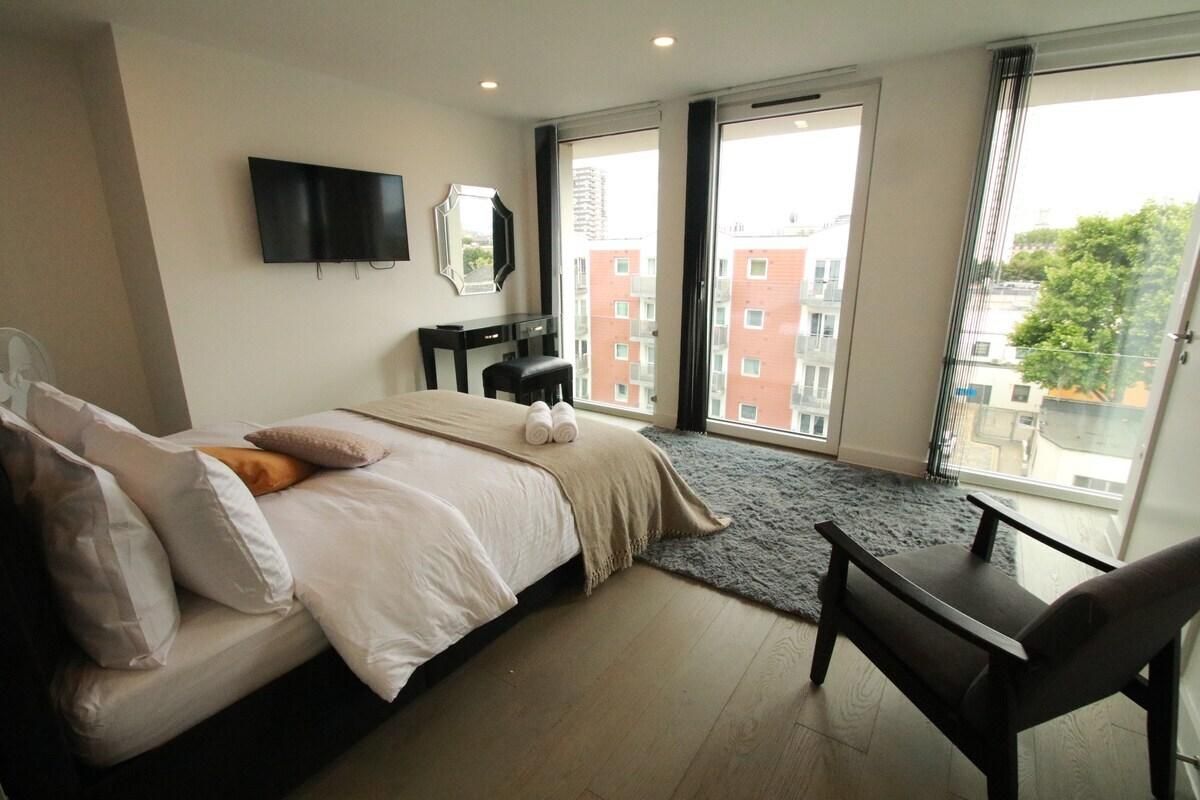 King-Superior-Ensuite-FT63