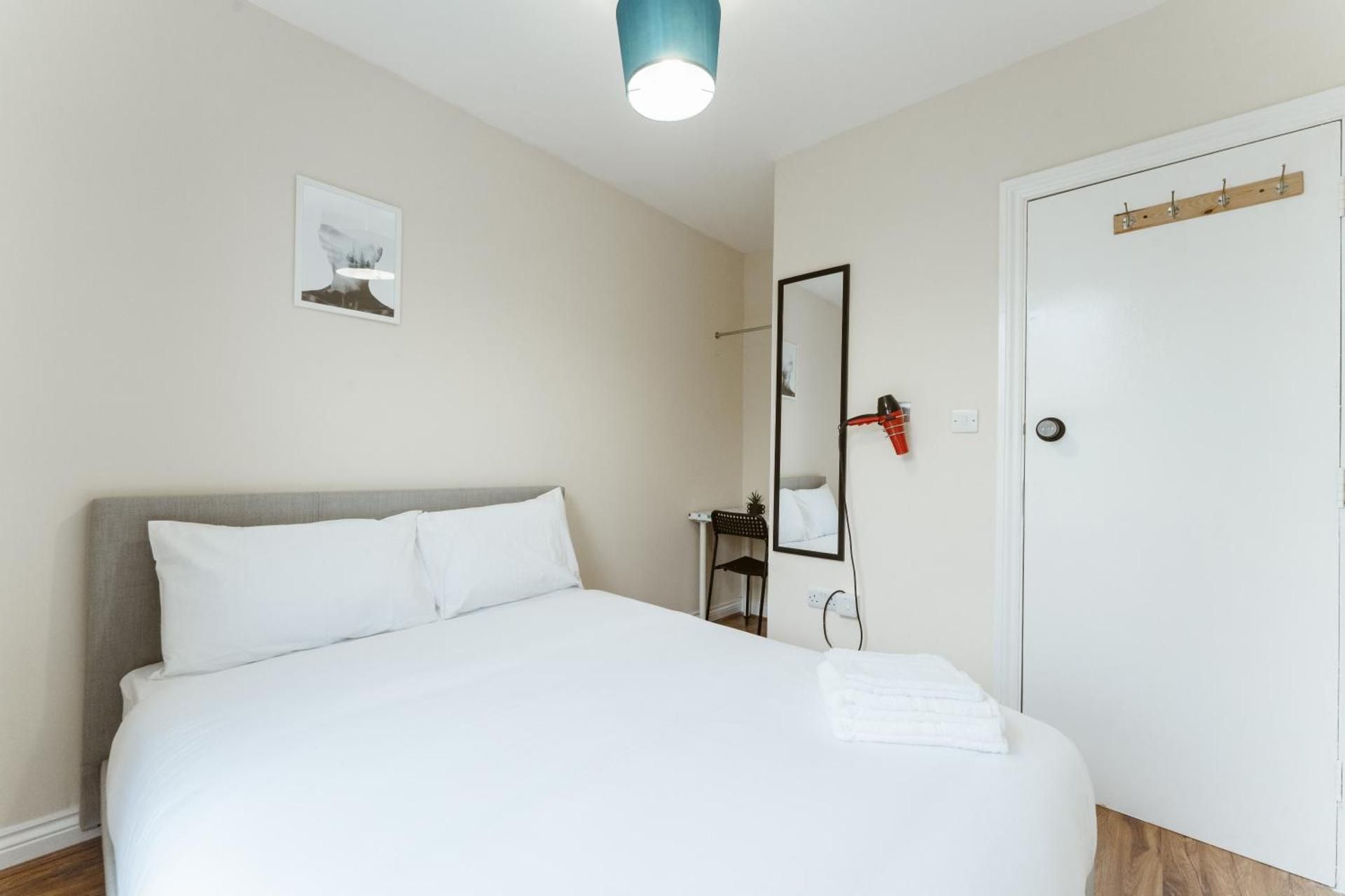 Double Room with Shared Bathroom (Room 5)