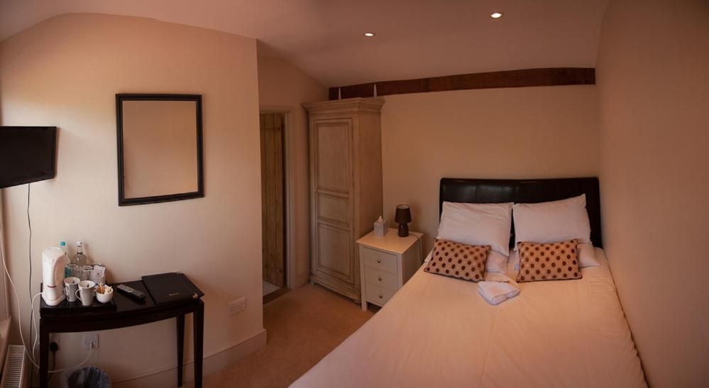 Double Room Private Bathroom