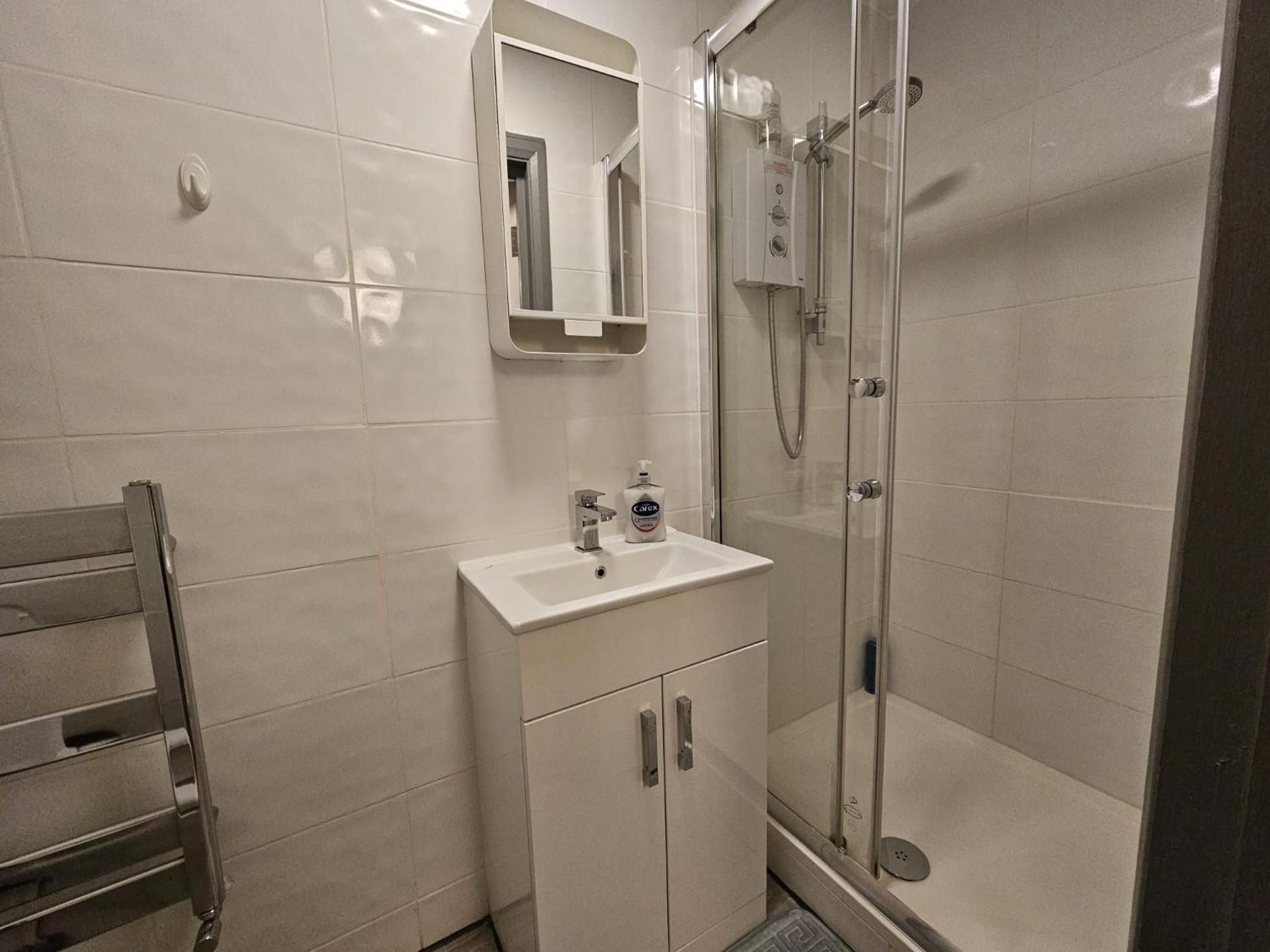 Deluxe Double Room with Shower