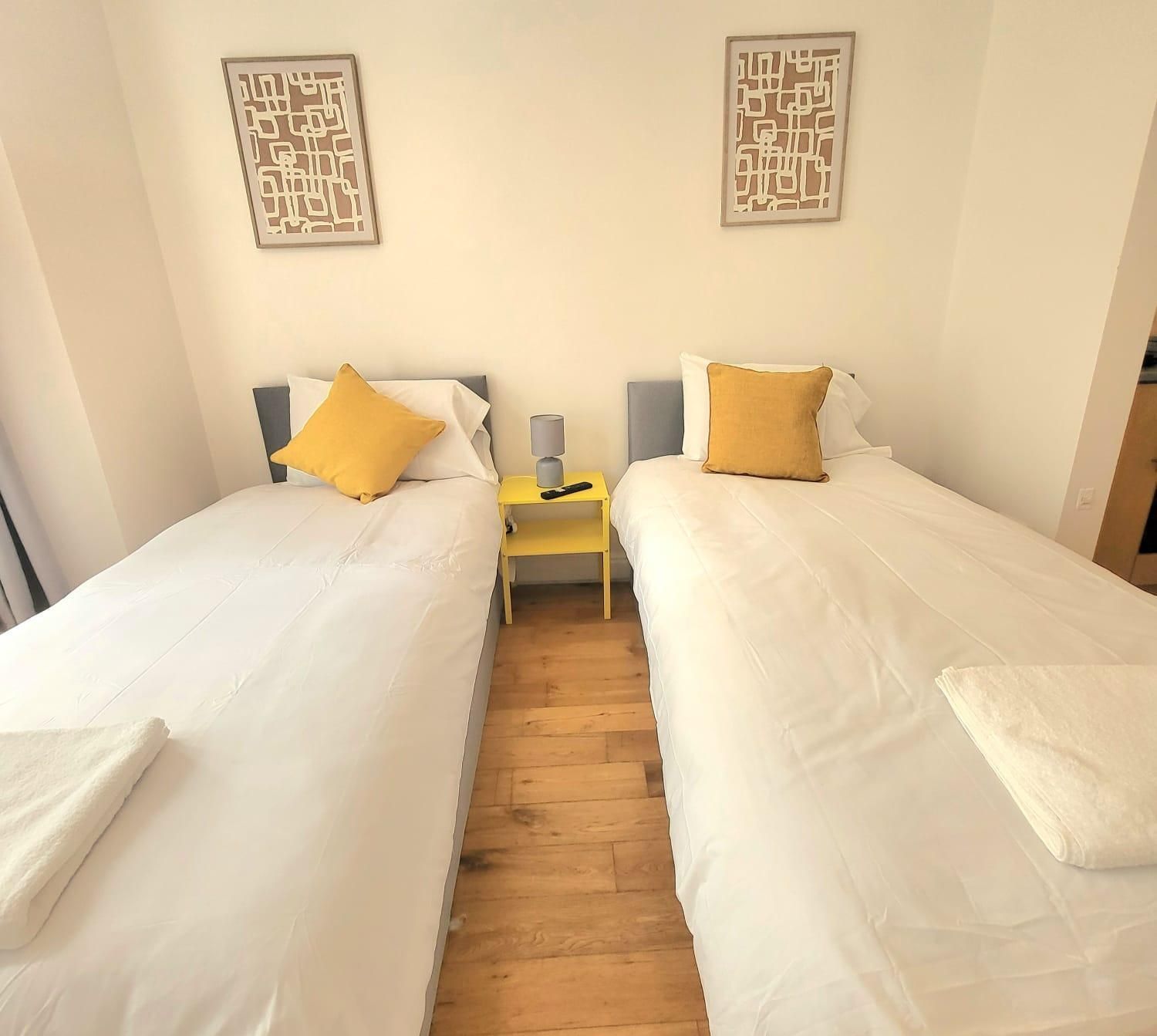 Twin Room with Private Bathroom