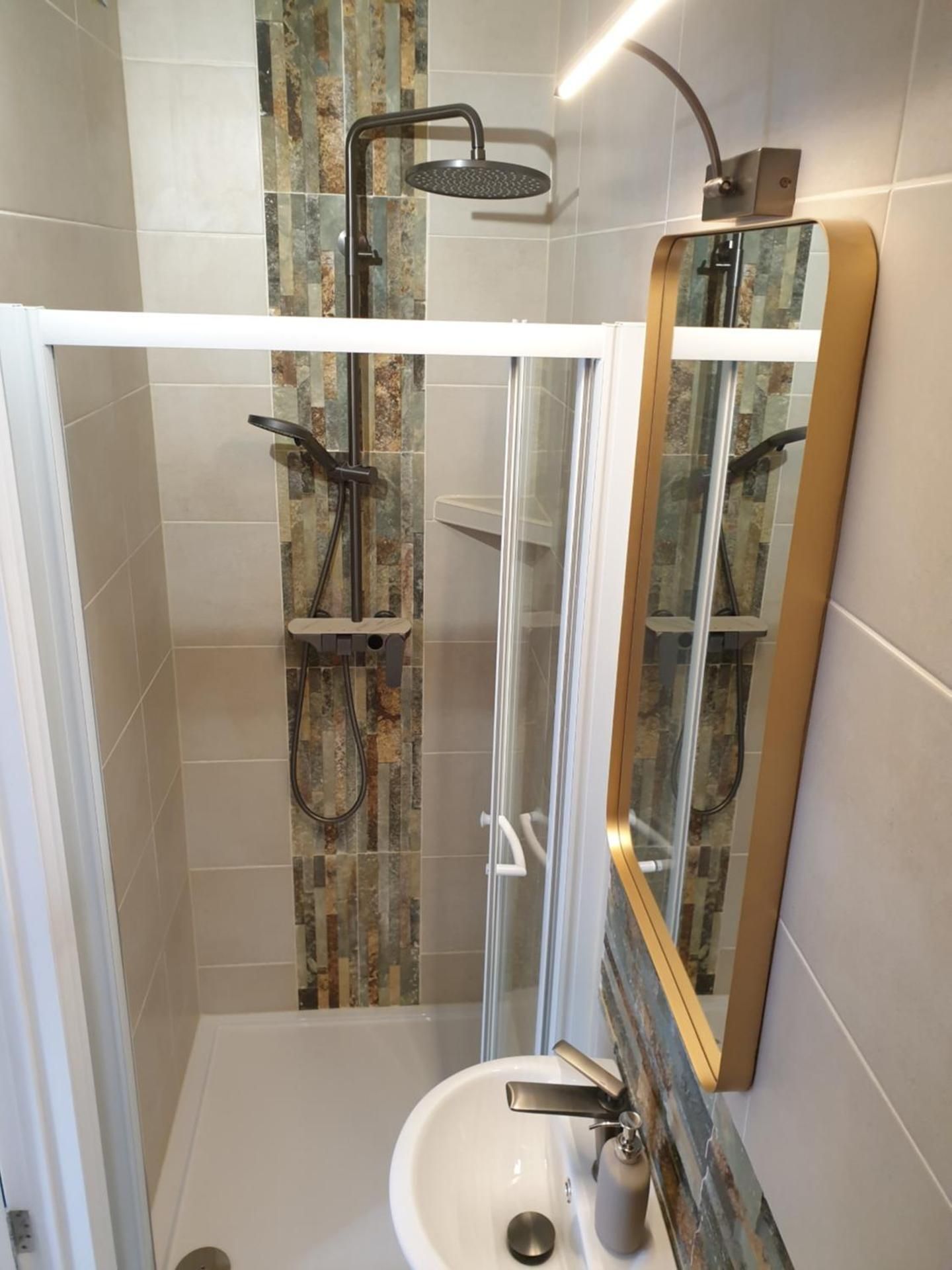 Deluxe Double Room with Shower