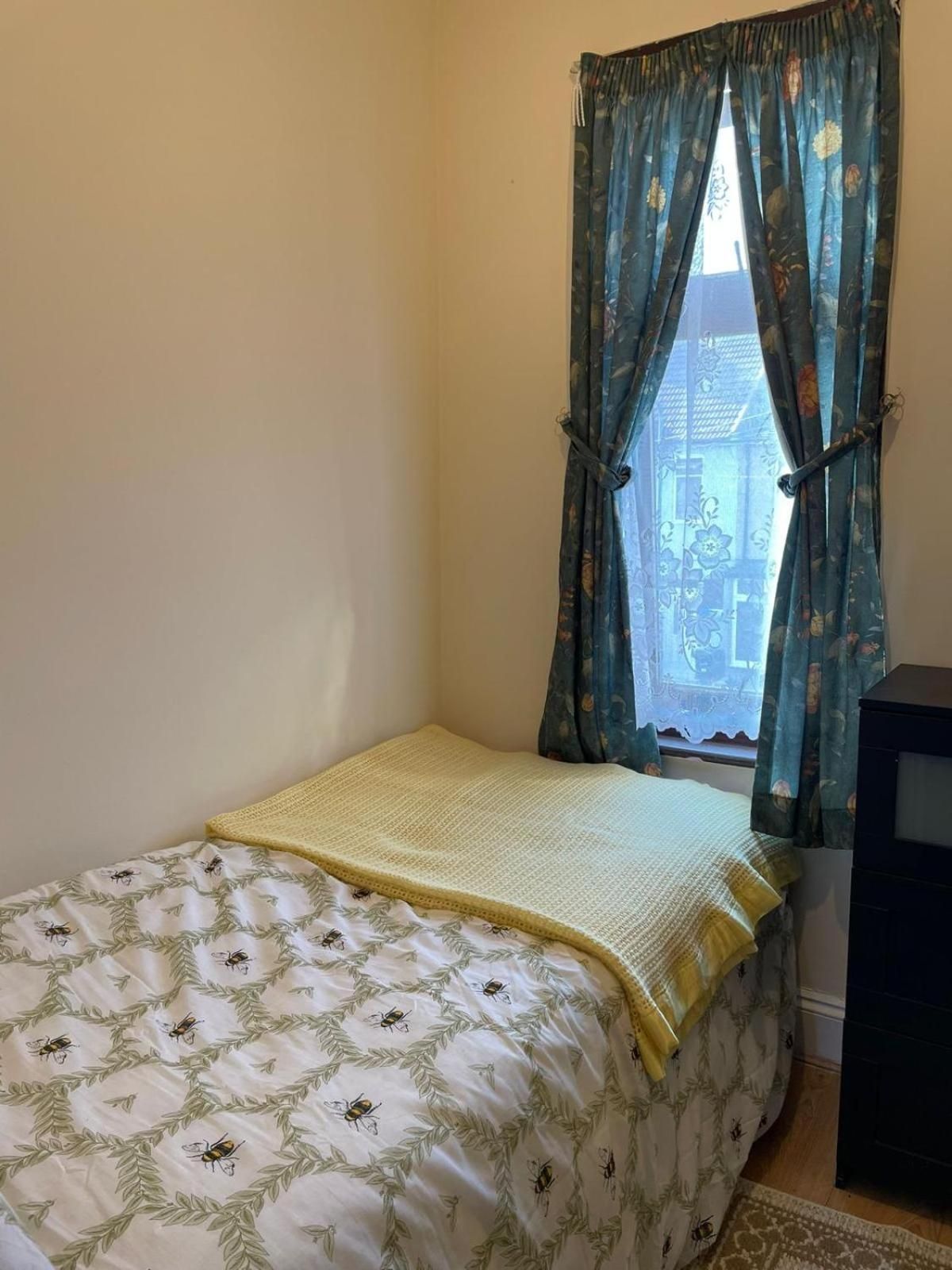 Single Room with Shared Bathroom