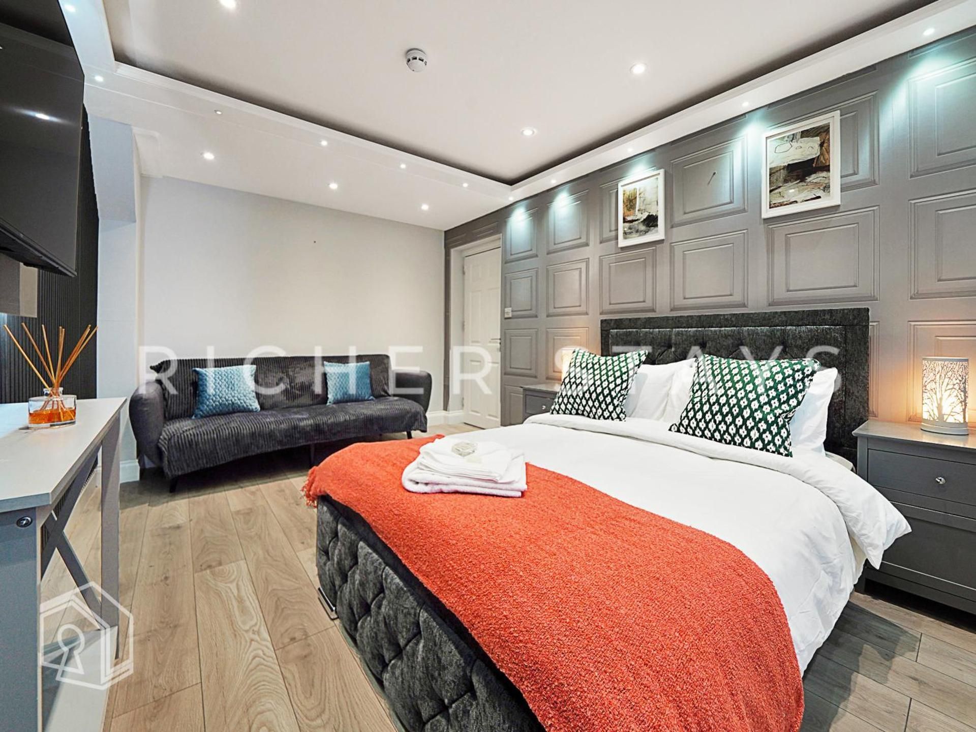 Double Room with Shared Bathroom
