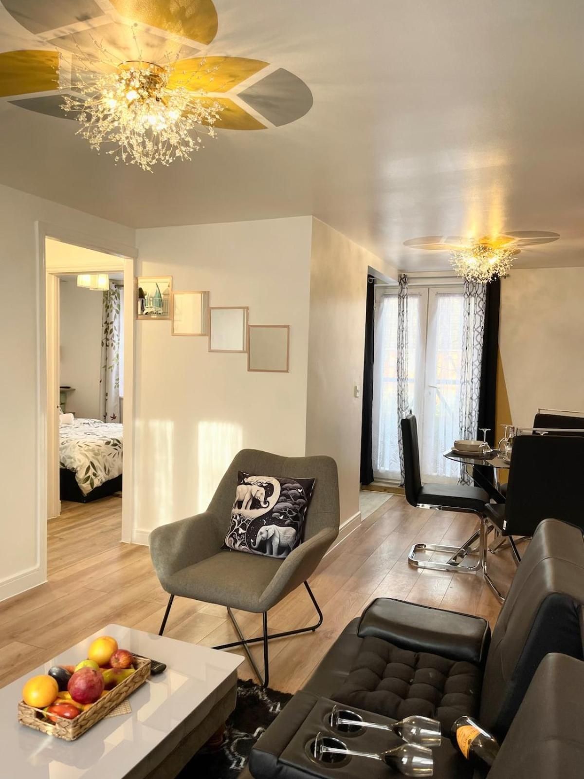 One-Bedroom Deluxe Apartment