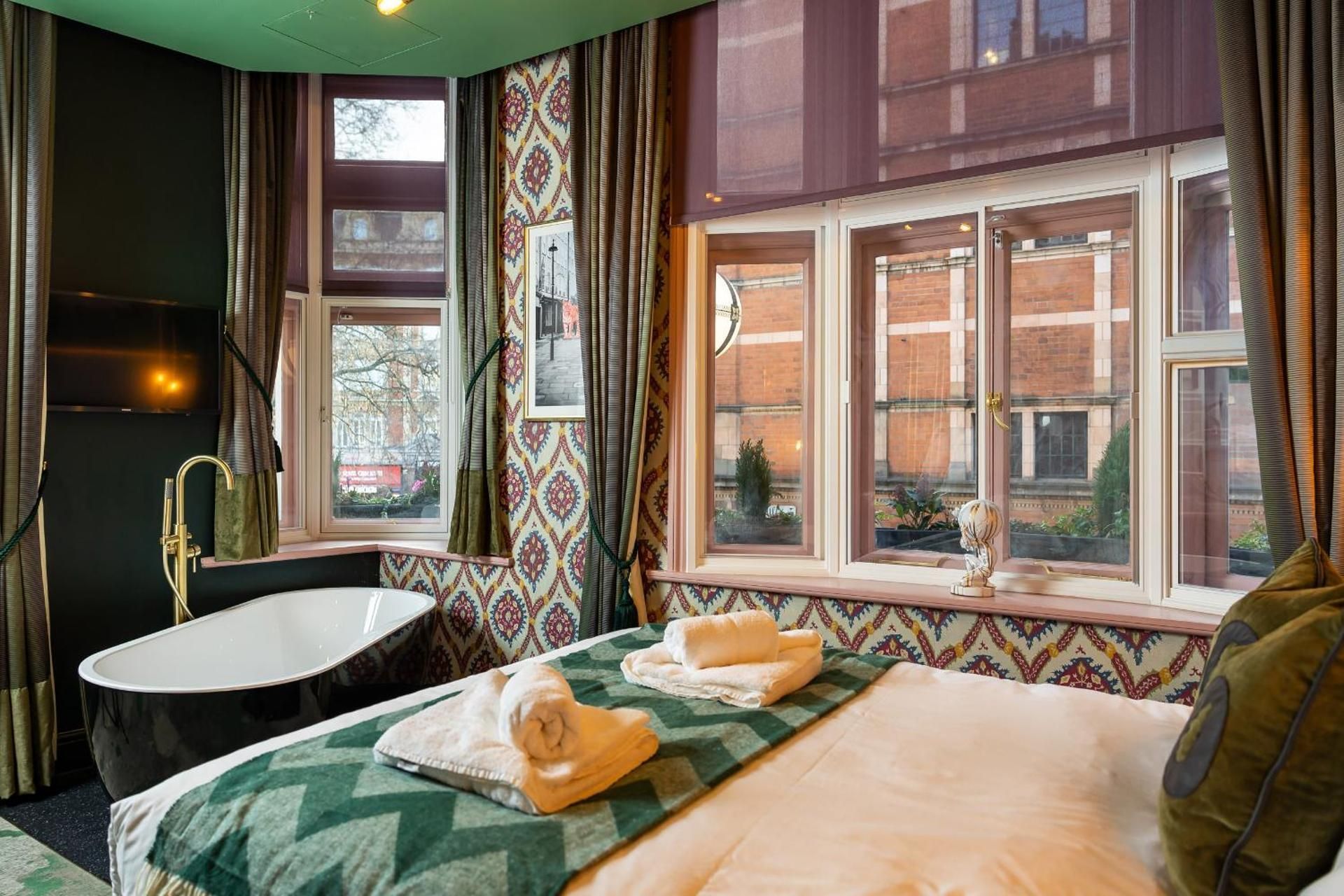 Superior King Room