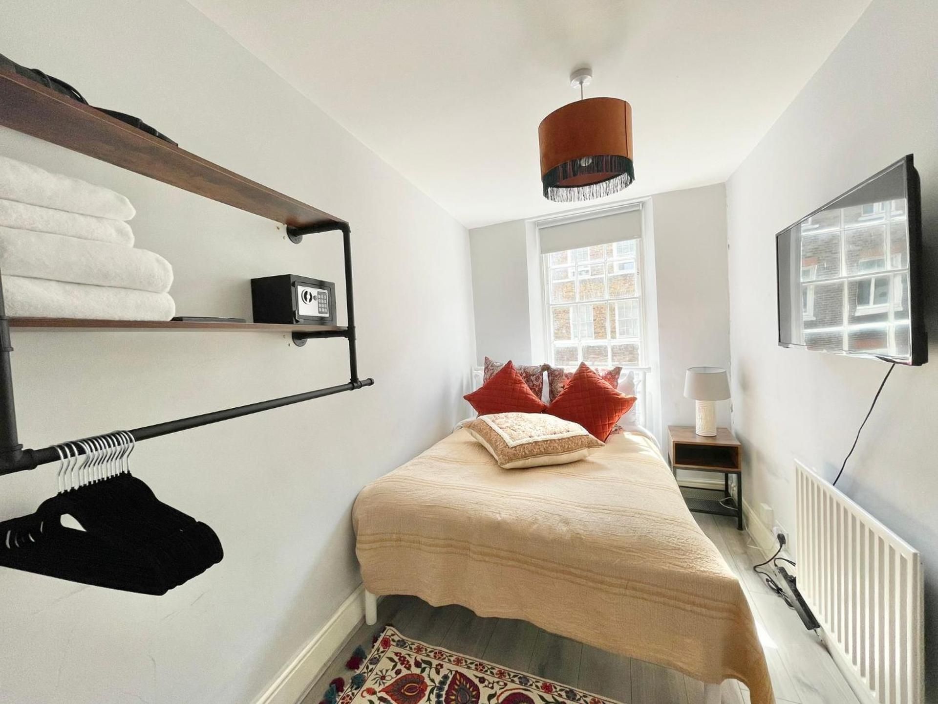 Double Room with Shared Bathroom
