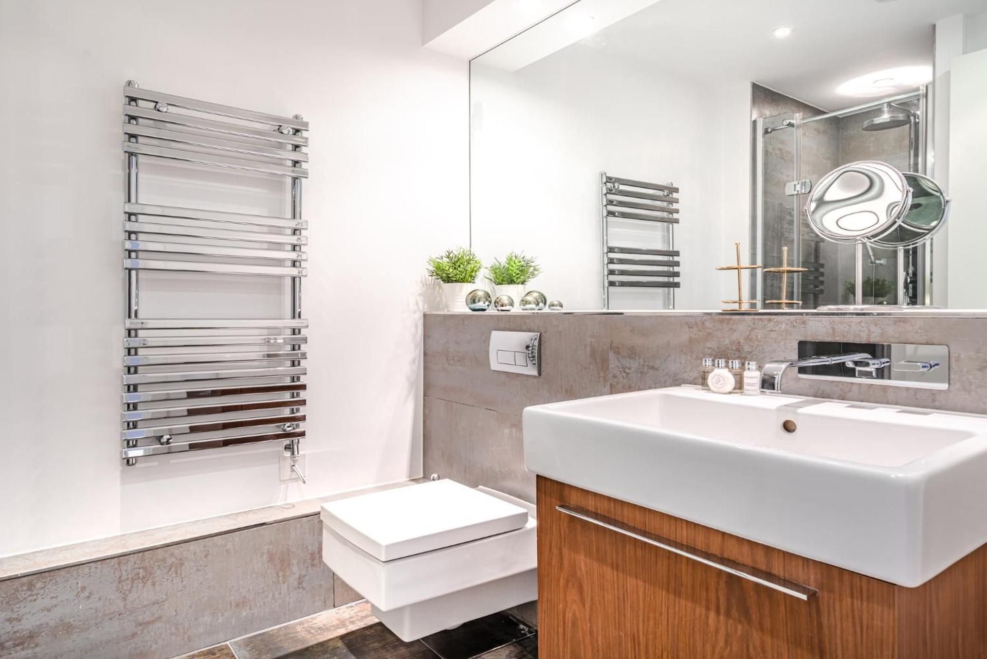 Two-Bedroom Deluxe Apartment
