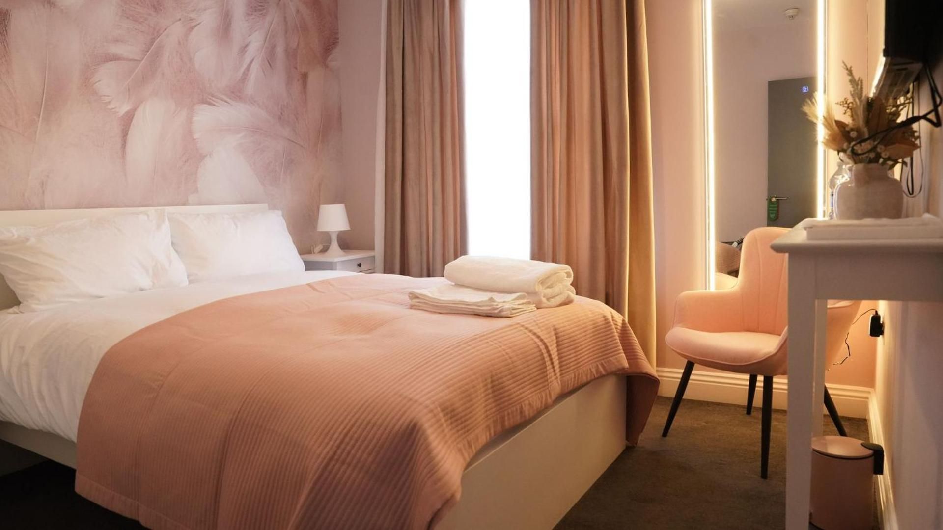 Double Room with Shared Bathroom