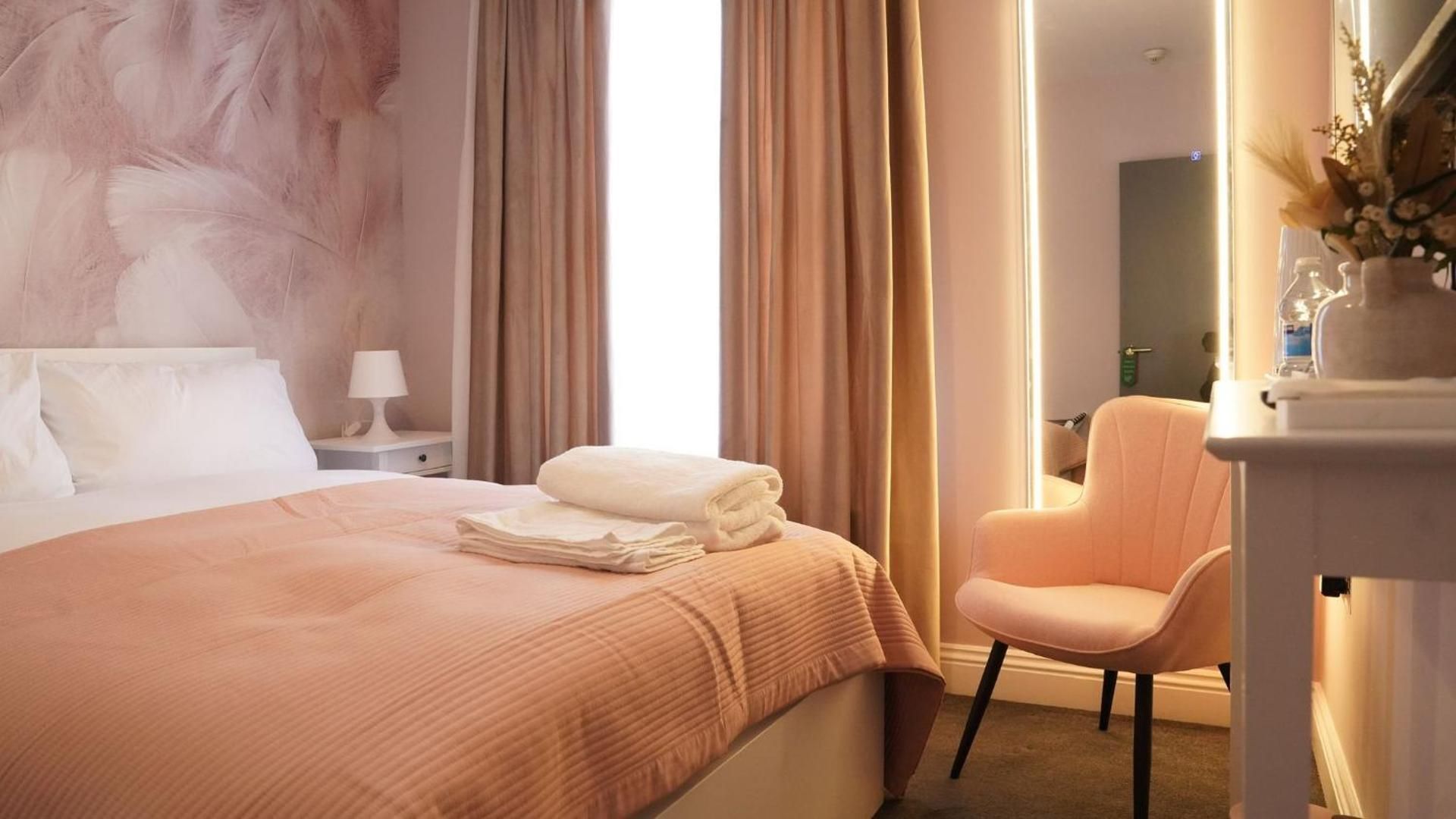 Double Room with Shared Bathroom