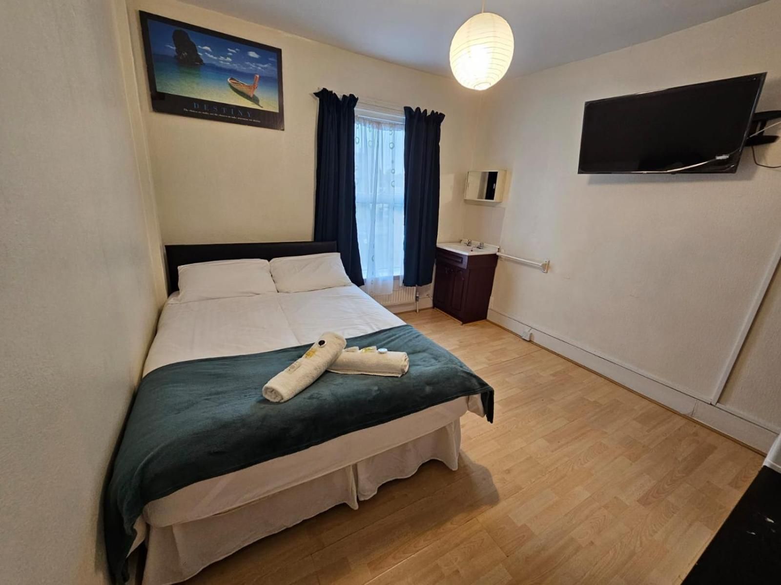 Bruce Rooms Double Room 2