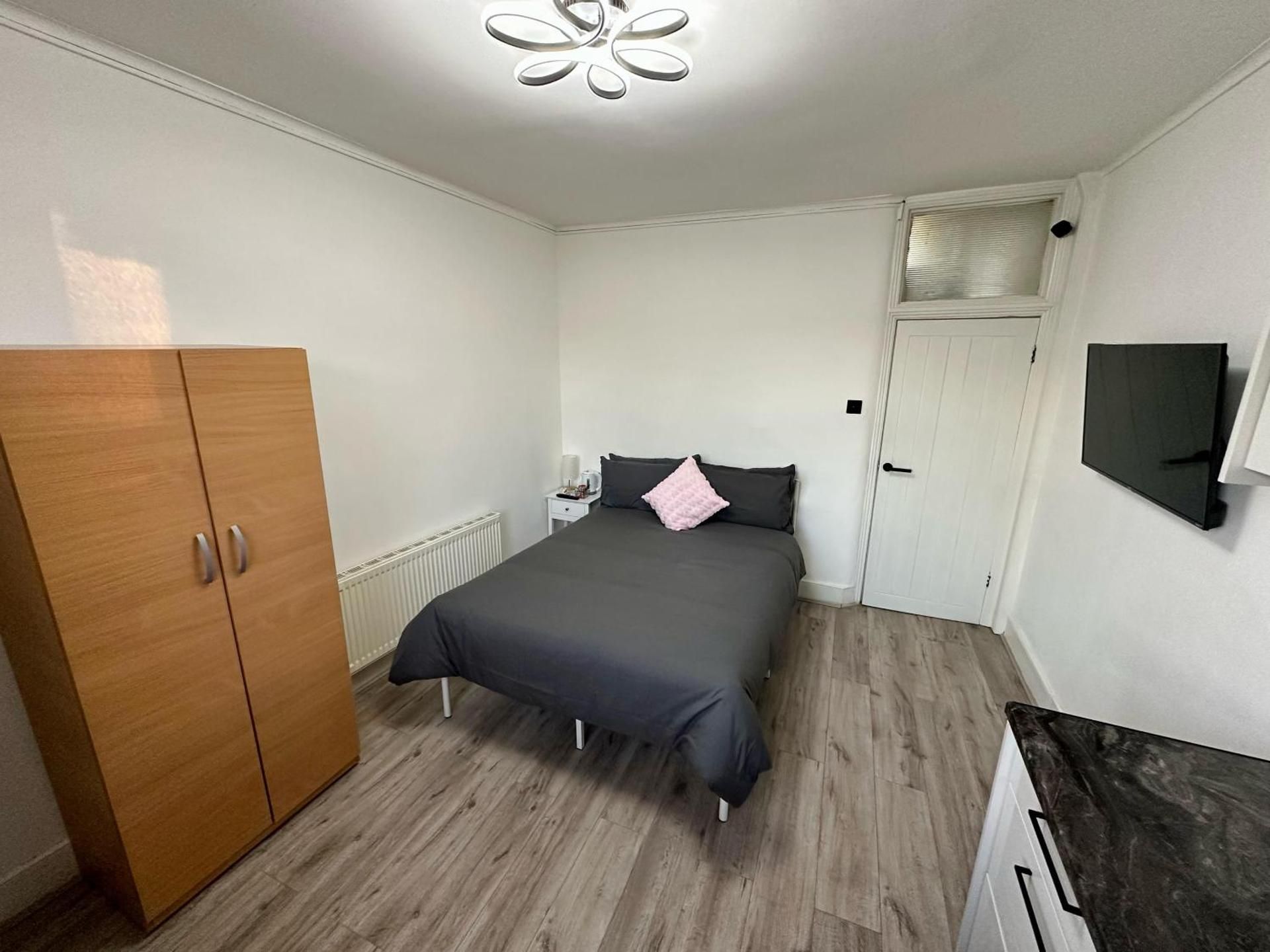 Double Room with Shared Toilet