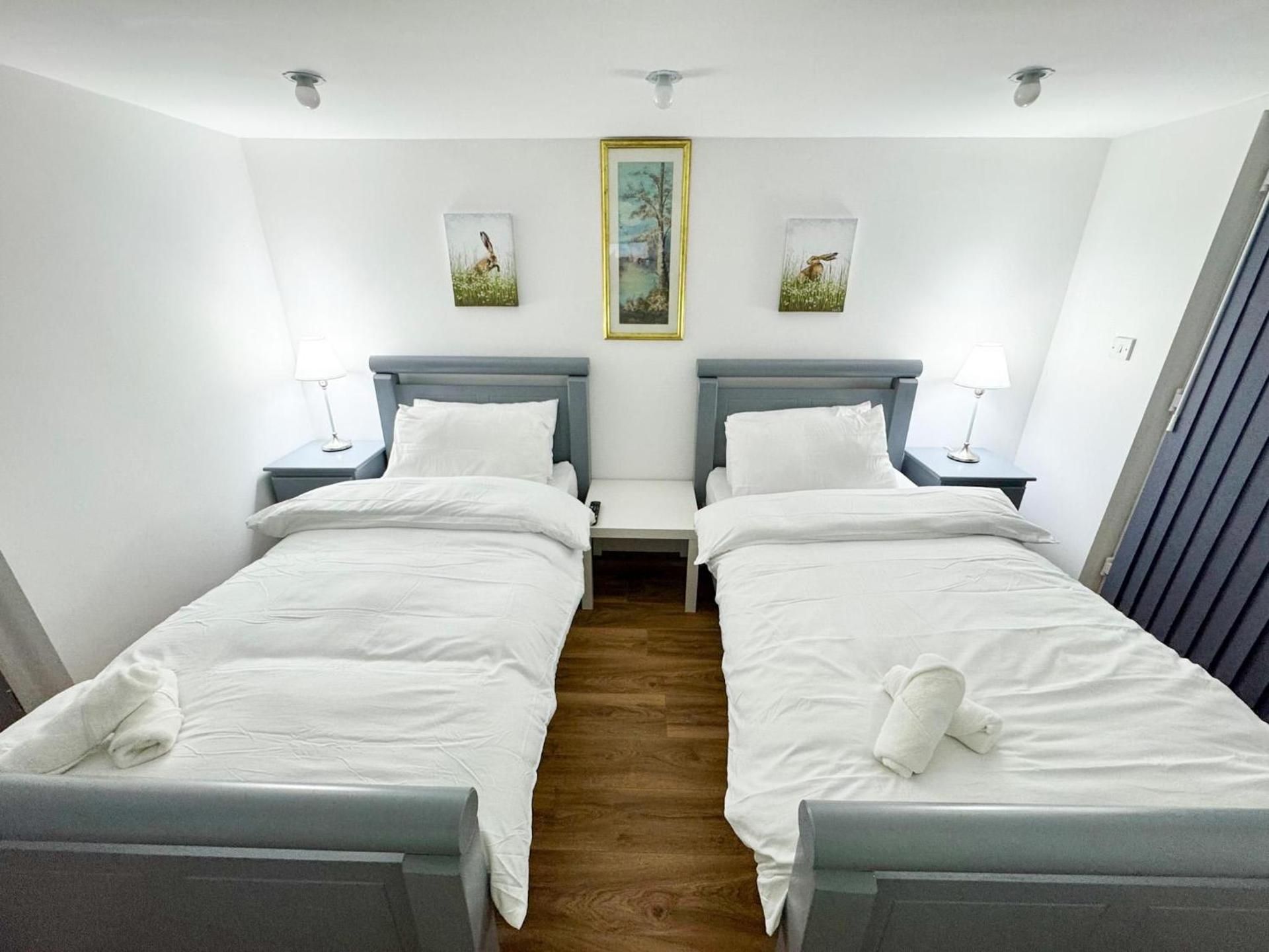 Twin Room with Private Bathroom