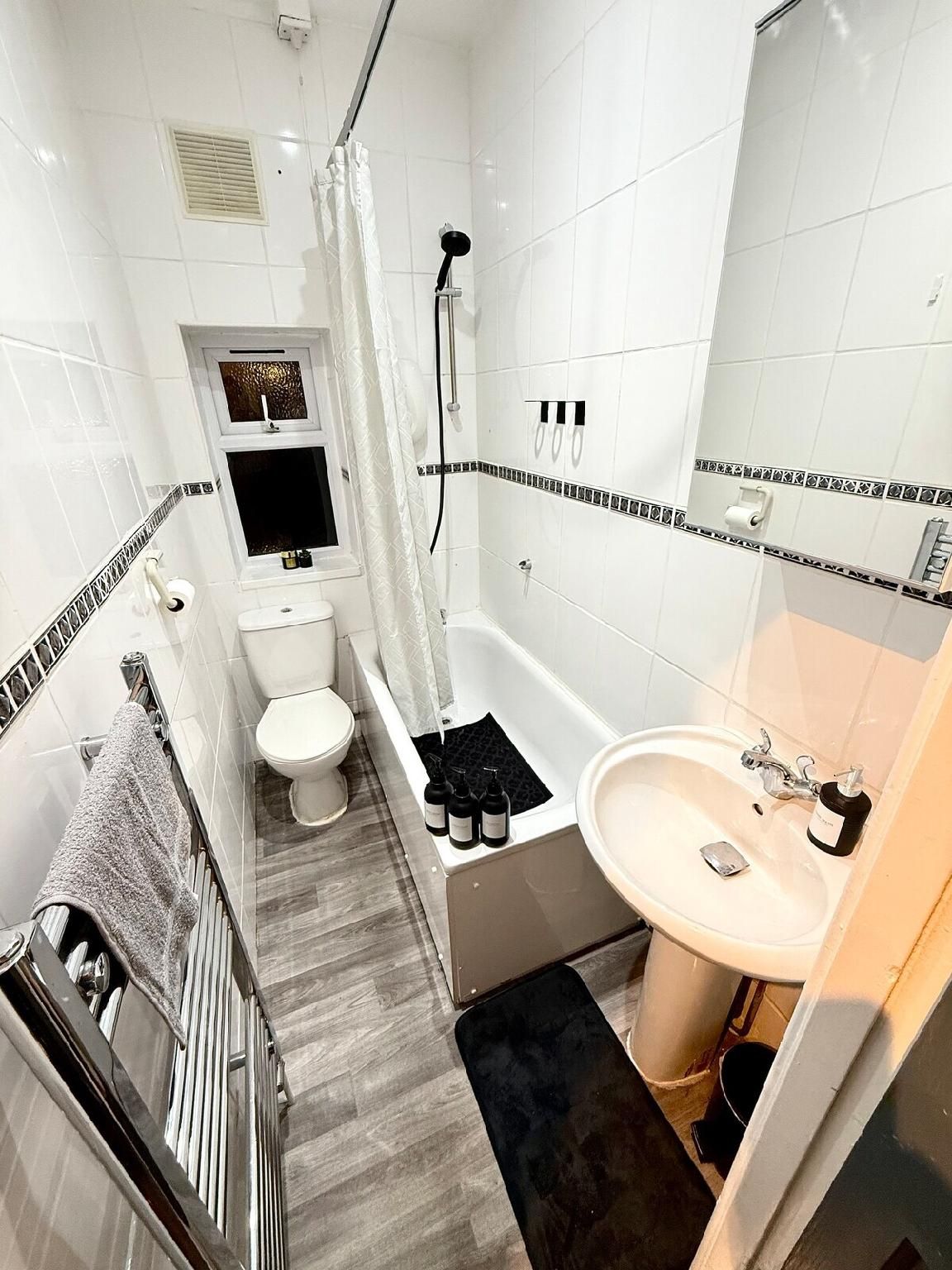 Apartment-Private Bathroom-Luxury-Garden view