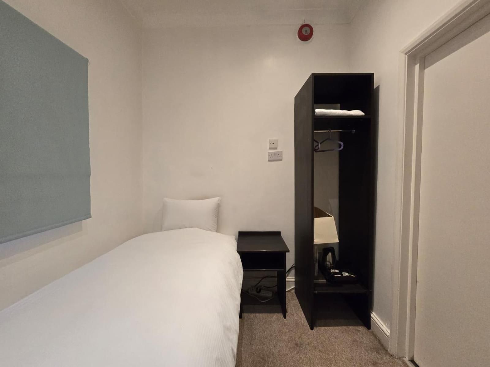 Single Room with Shared Bathroom