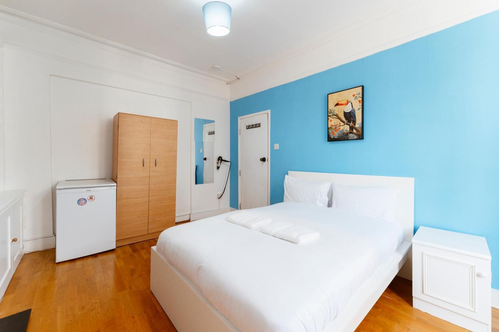 White City Double Rooms Double Room with Shared Bathroom 3