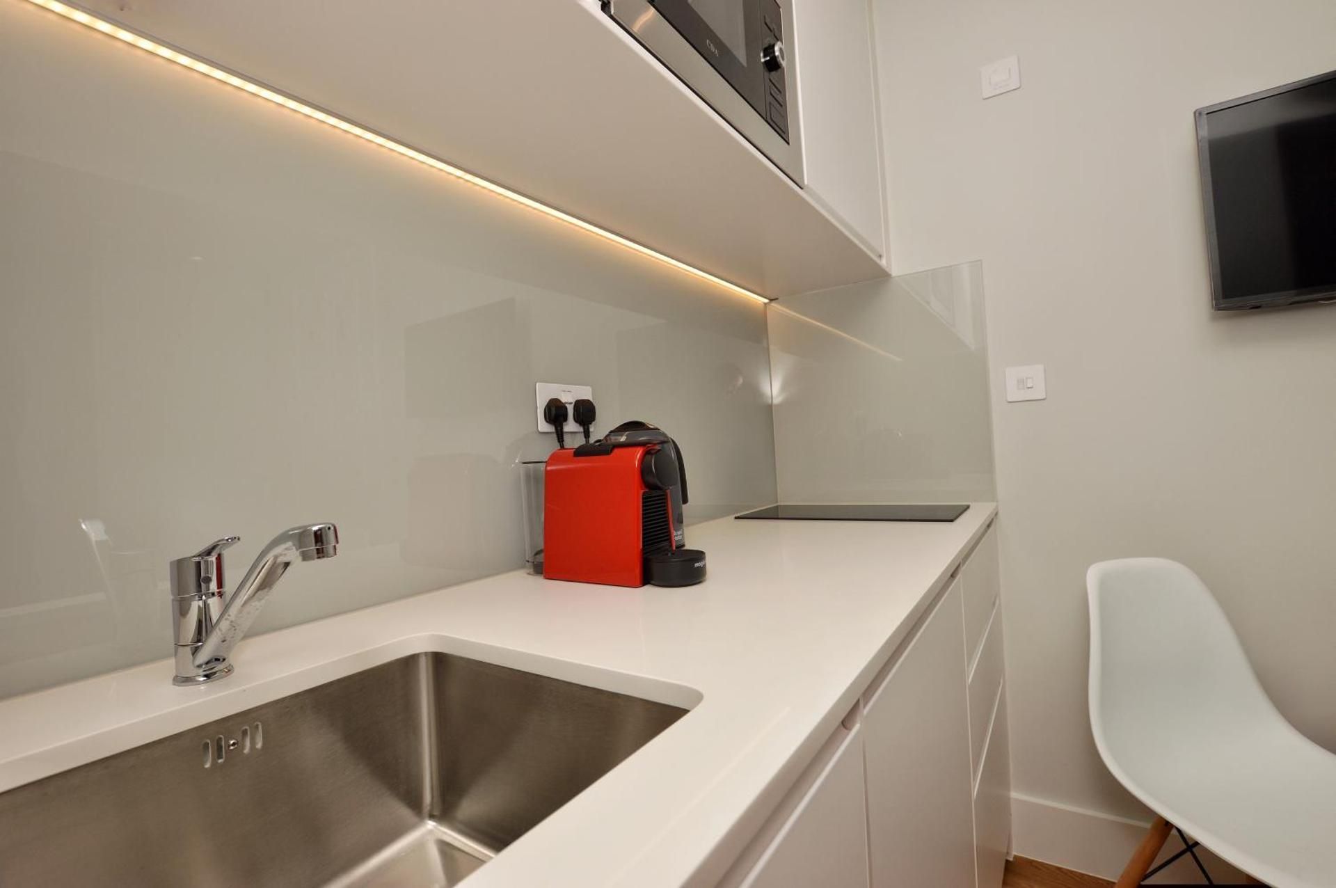 Lower Ground Floor Small studio