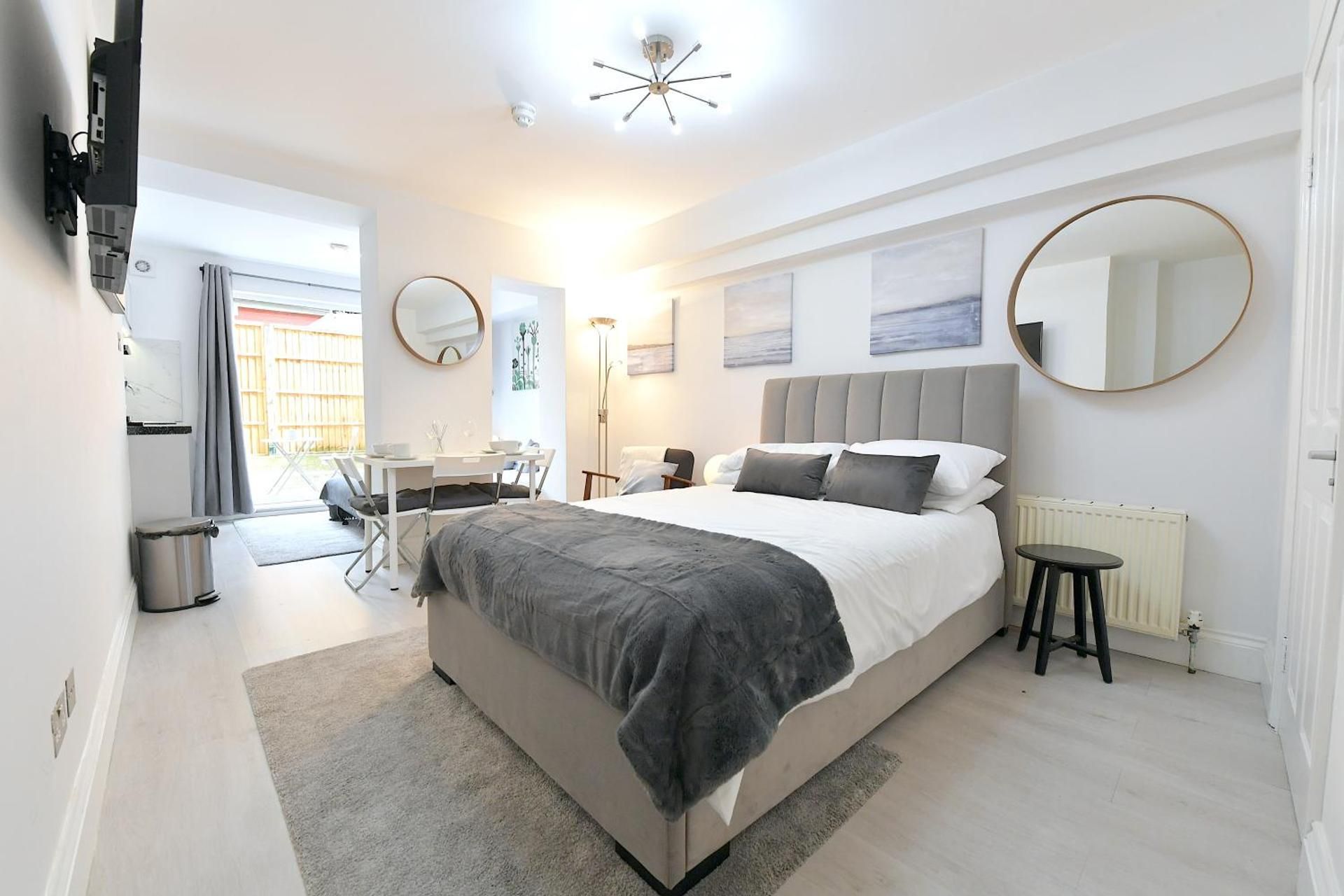 Deluxe Family Suite