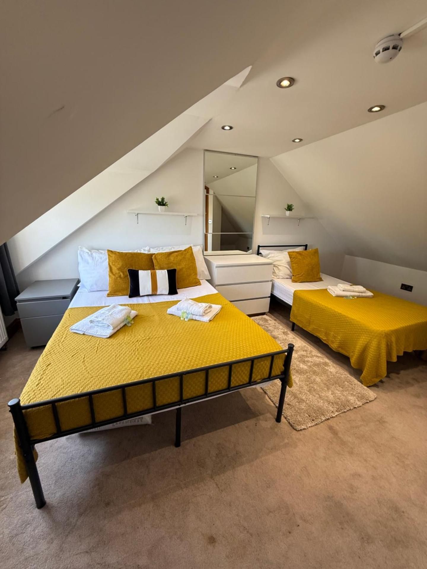 Deluxe Triple Room