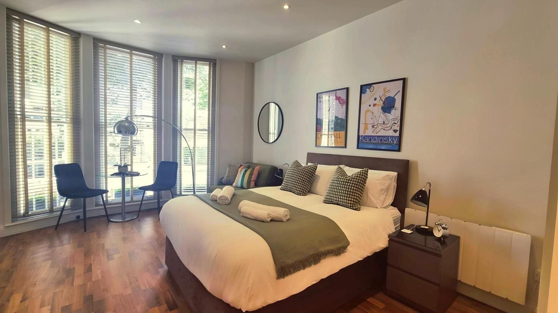 Studio Apartment with King Bed