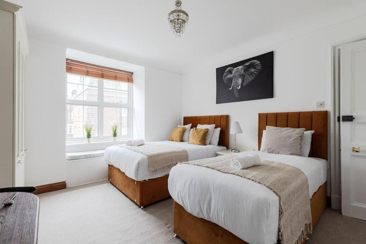 Triple Room with Shared Bathroom