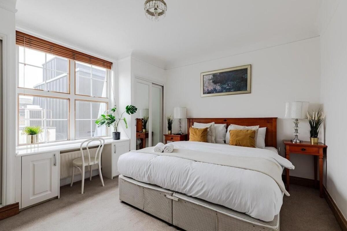 Standard Double Room with Shared Bathroom