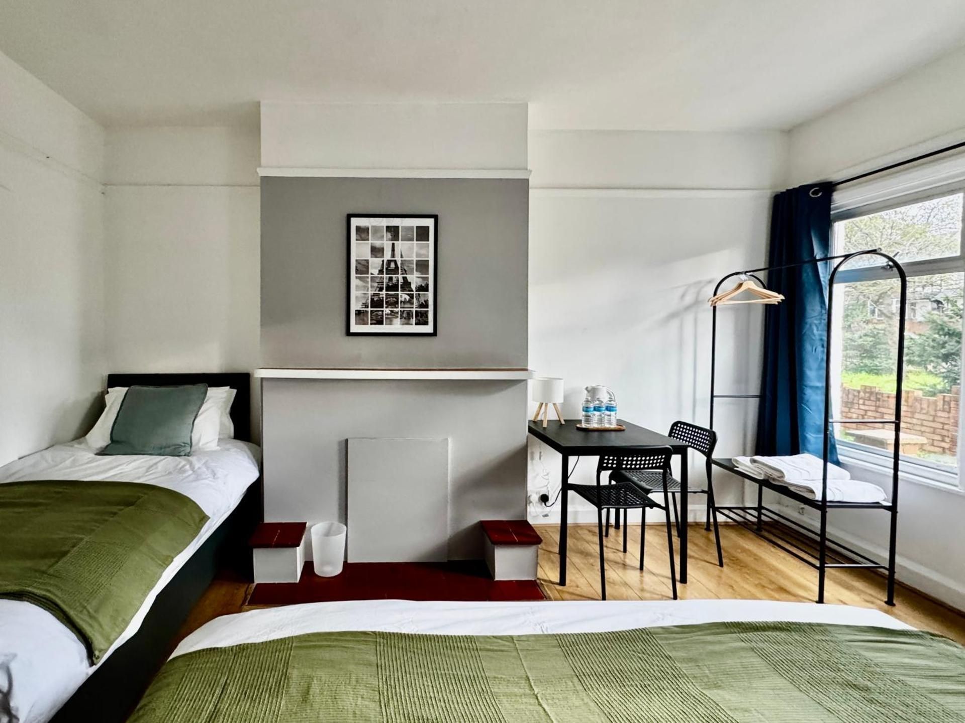 Triple Room with City View
