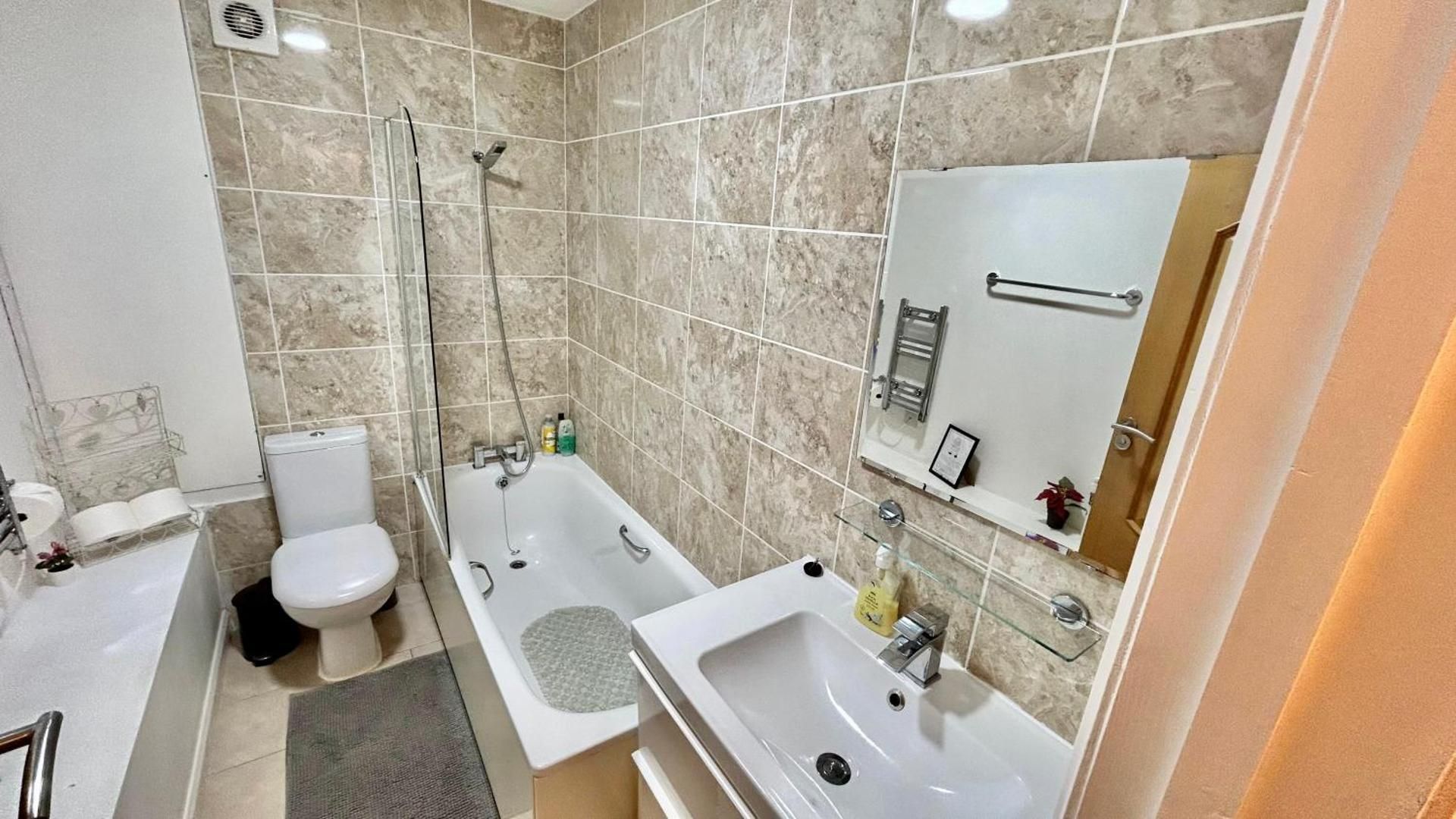 Three-Bedroom Deluxe Apartment