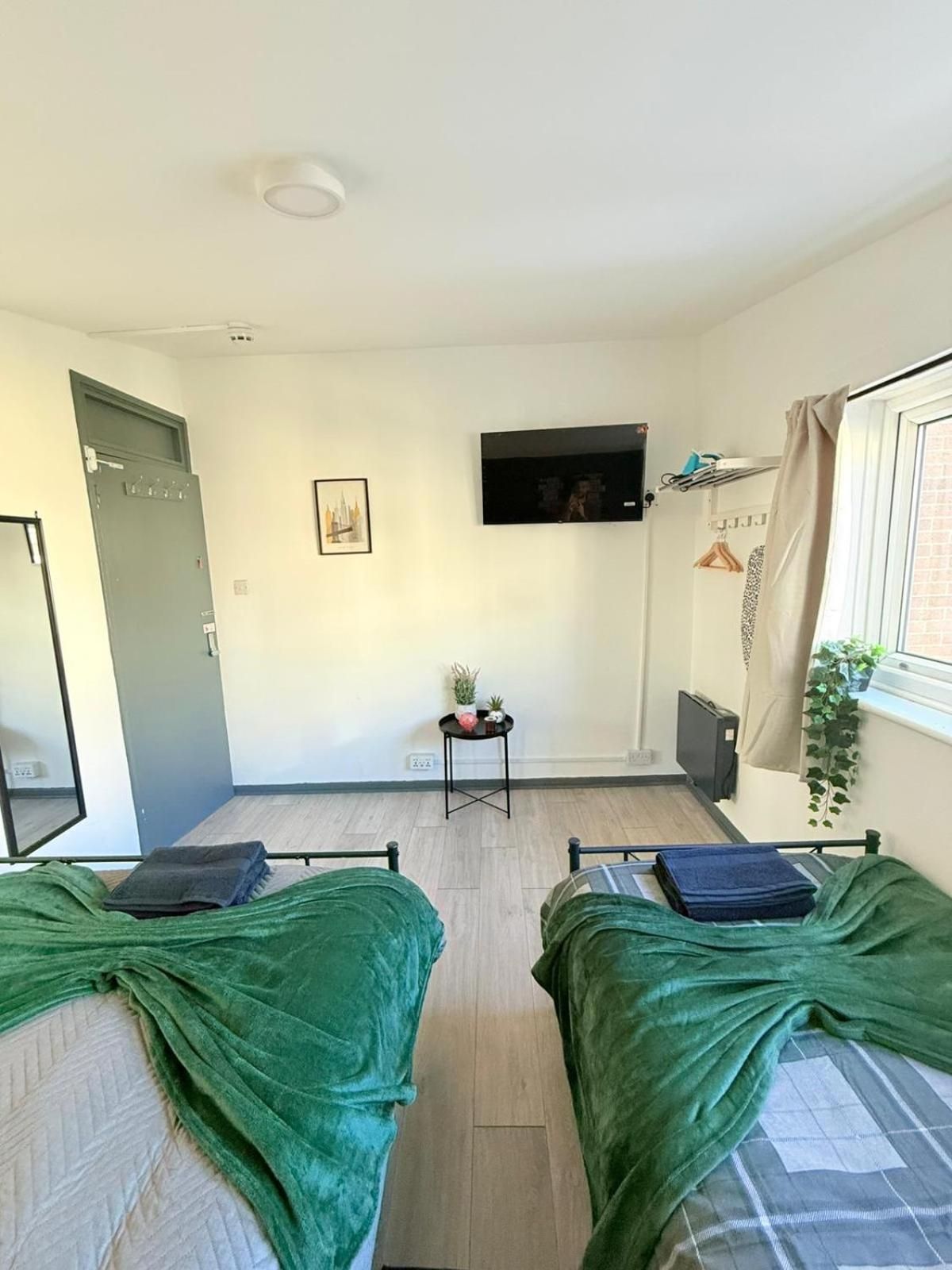 Triple Room with Private External Bathroom