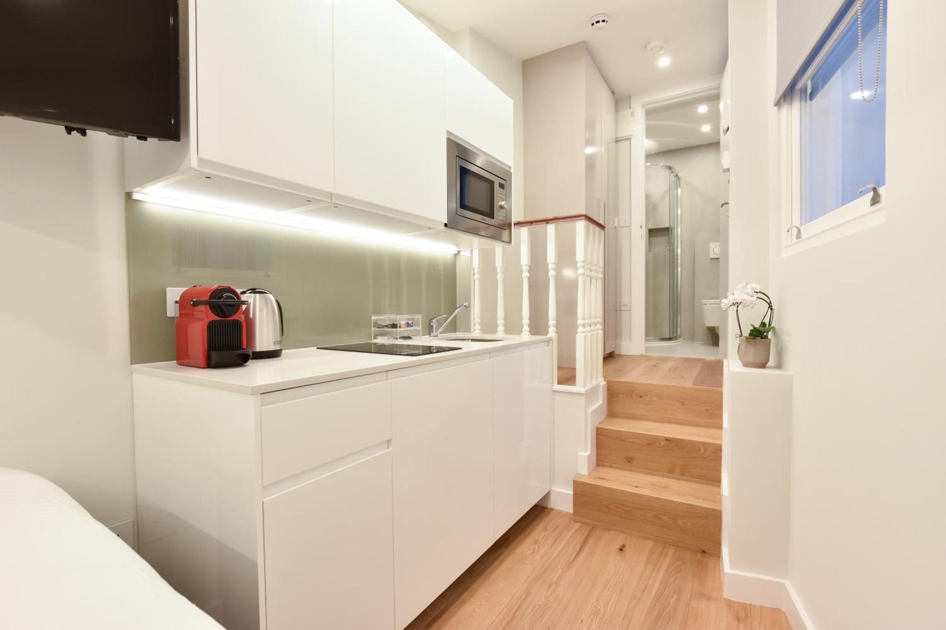 Lower ground floor Single Studio